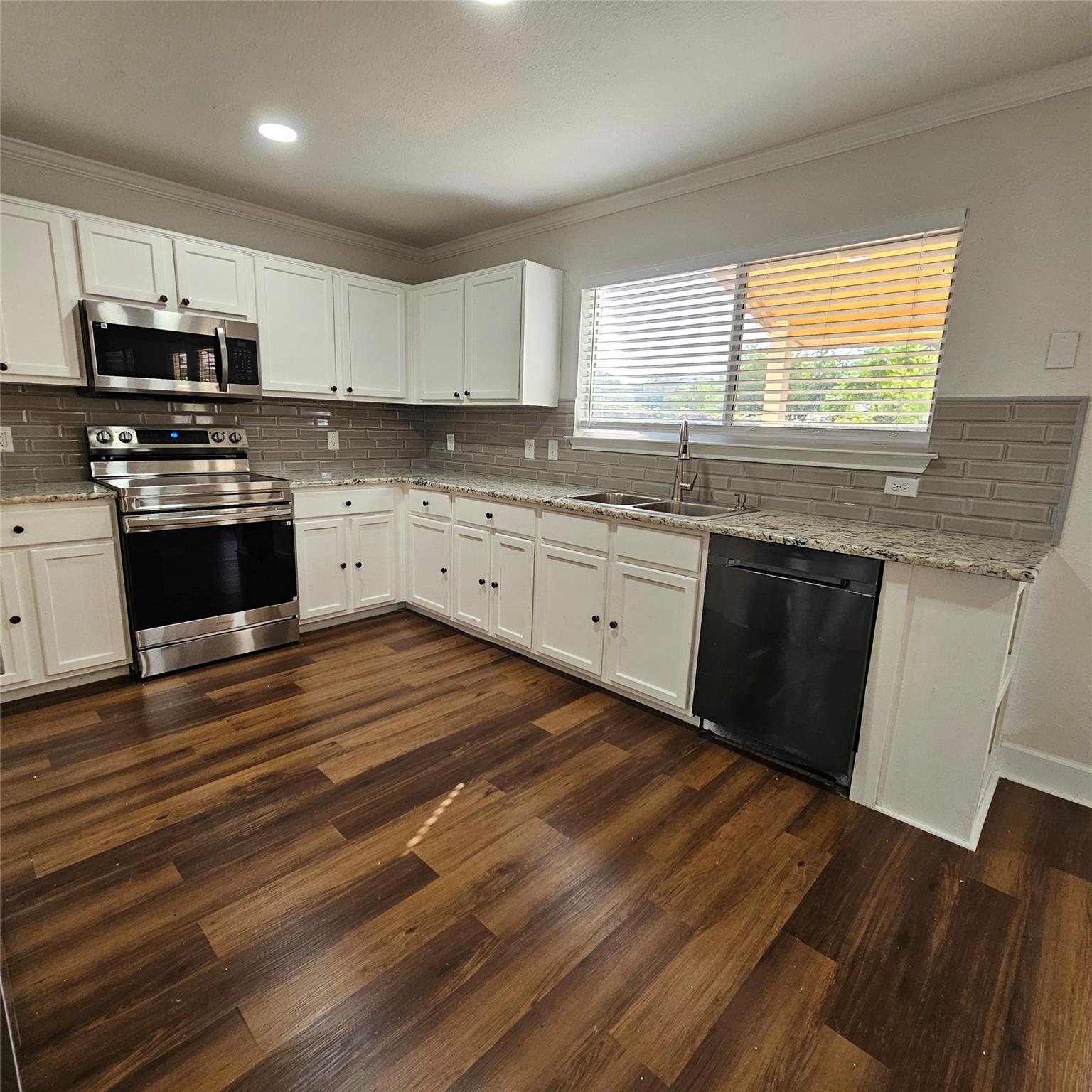 109 Sydneys Way, Buda, TX 78610