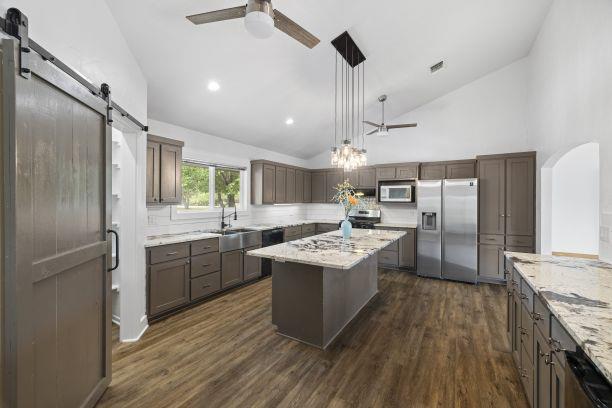 783 Country Creek Ln, Fredericksburg, TX 78624