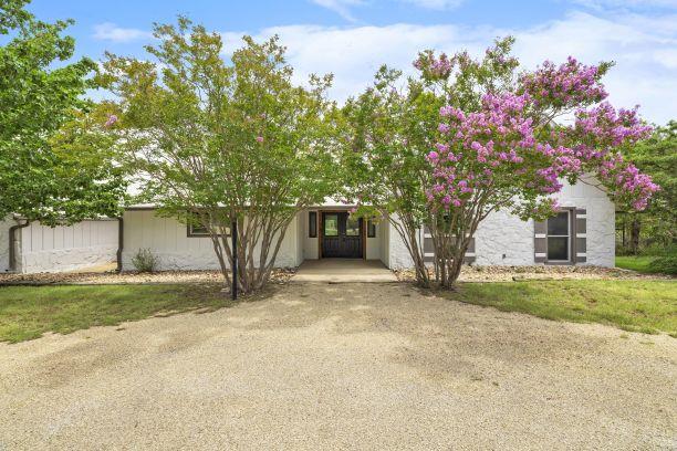 783 Country Creek Ln, Fredericksburg, TX 78624