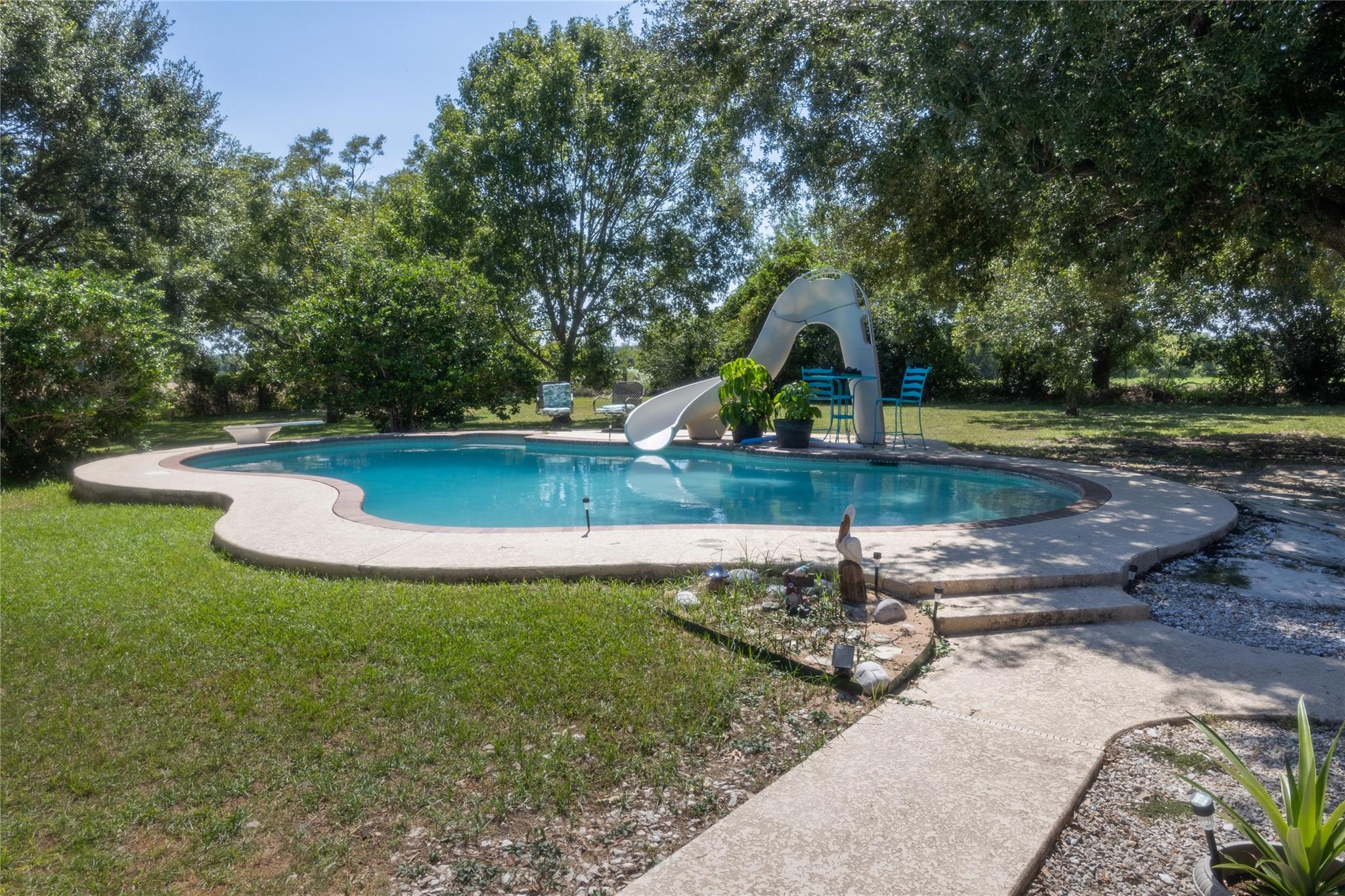 3225 Terrier Hill Ln, Brenham, TX 77833
