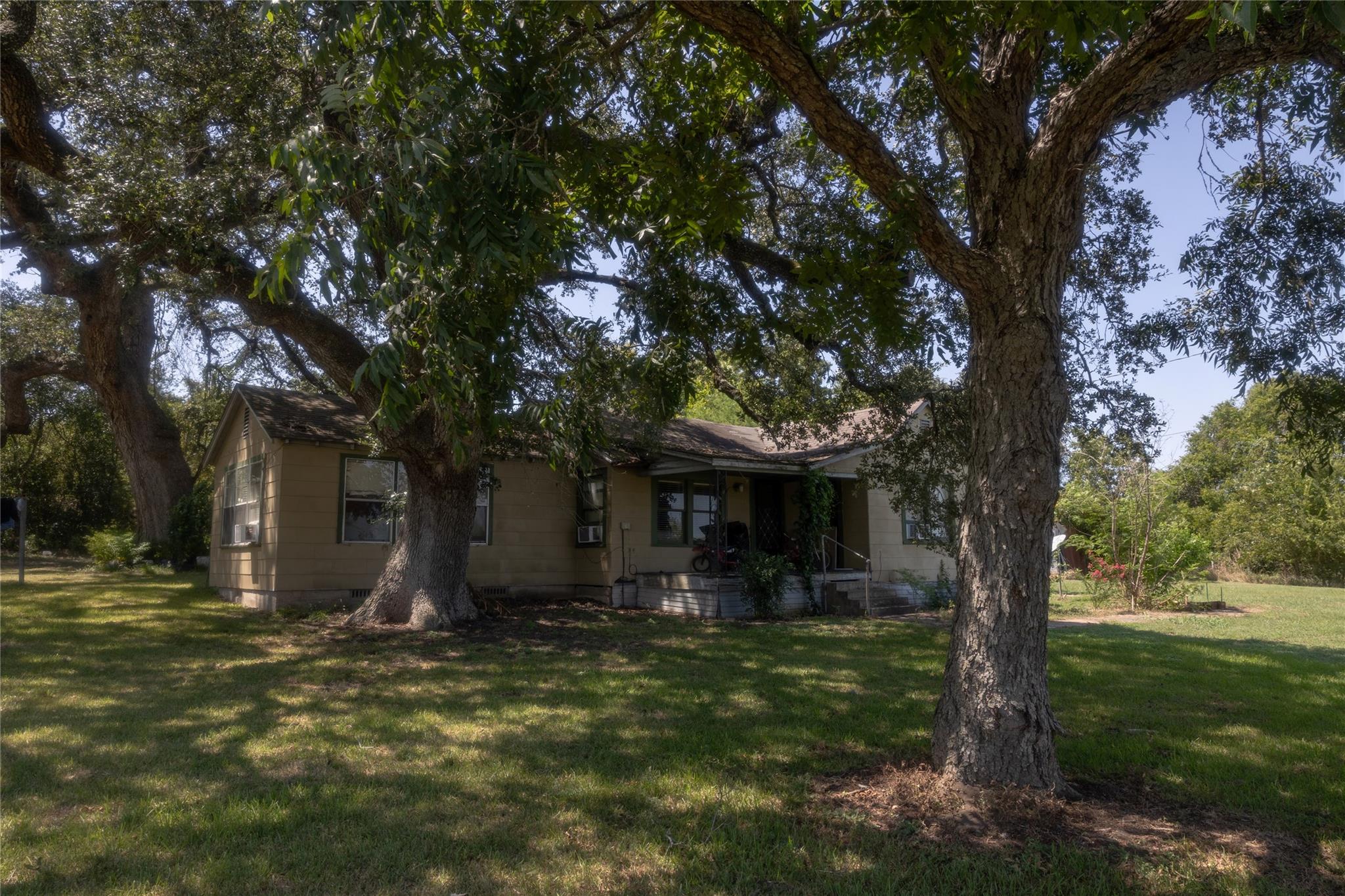 3225 Terrier Hill Ln, Brenham, TX 77833