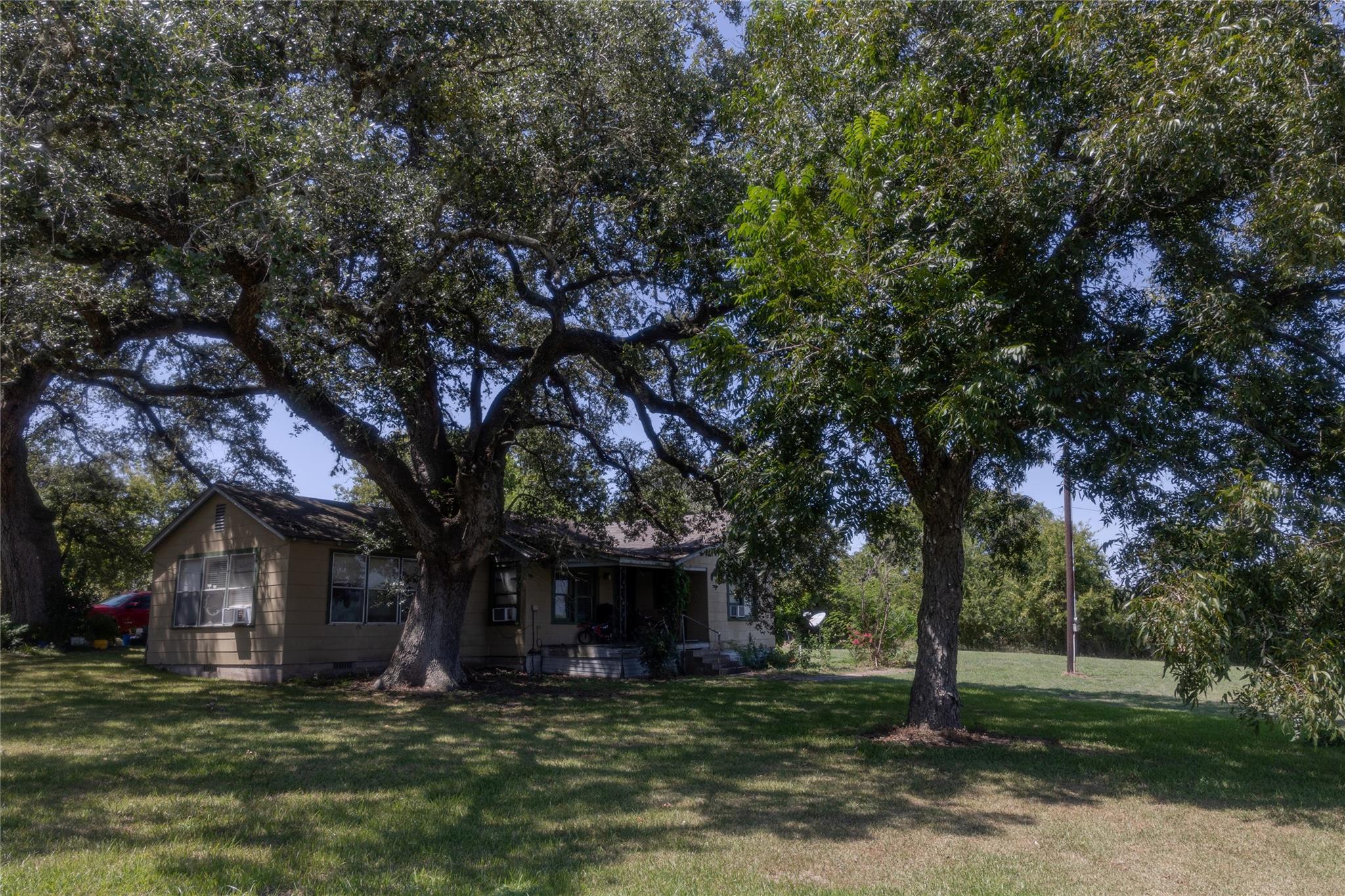 3225 Terrier Hill Ln, Brenham, TX 77833