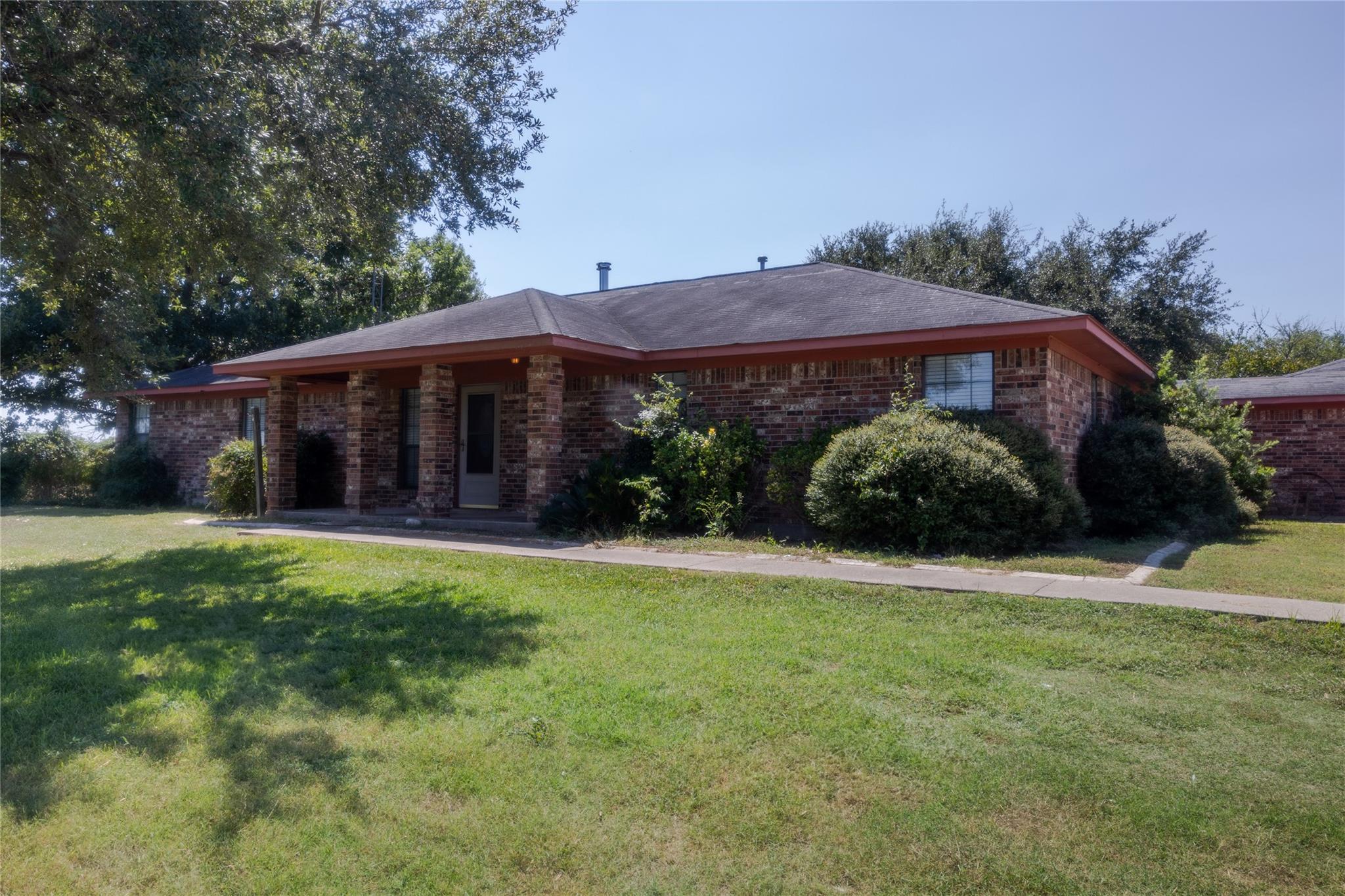 3225 Terrier Hill Ln, Brenham, TX 77833