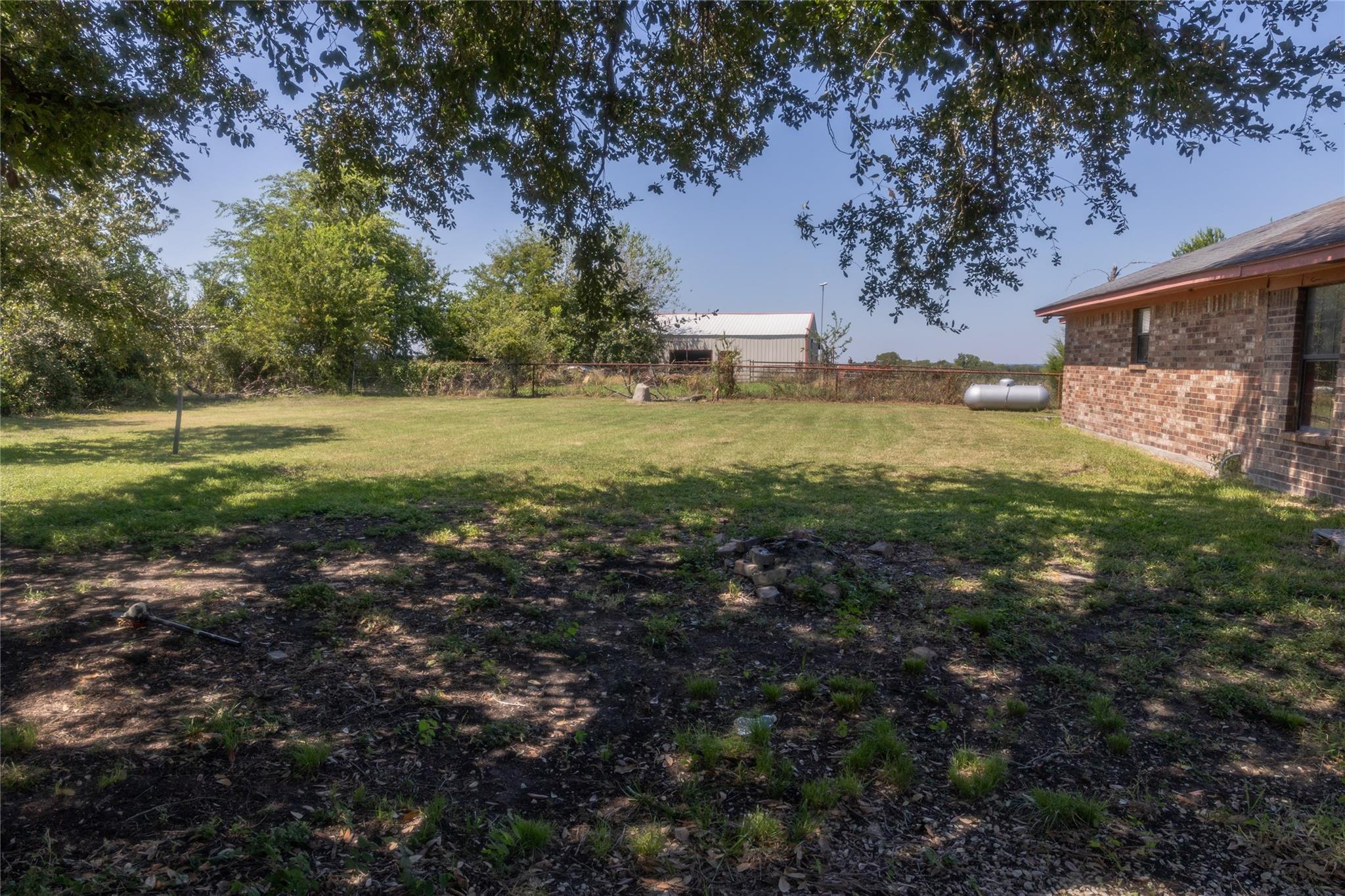 3225 Terrier Hill Ln, Brenham, TX 77833