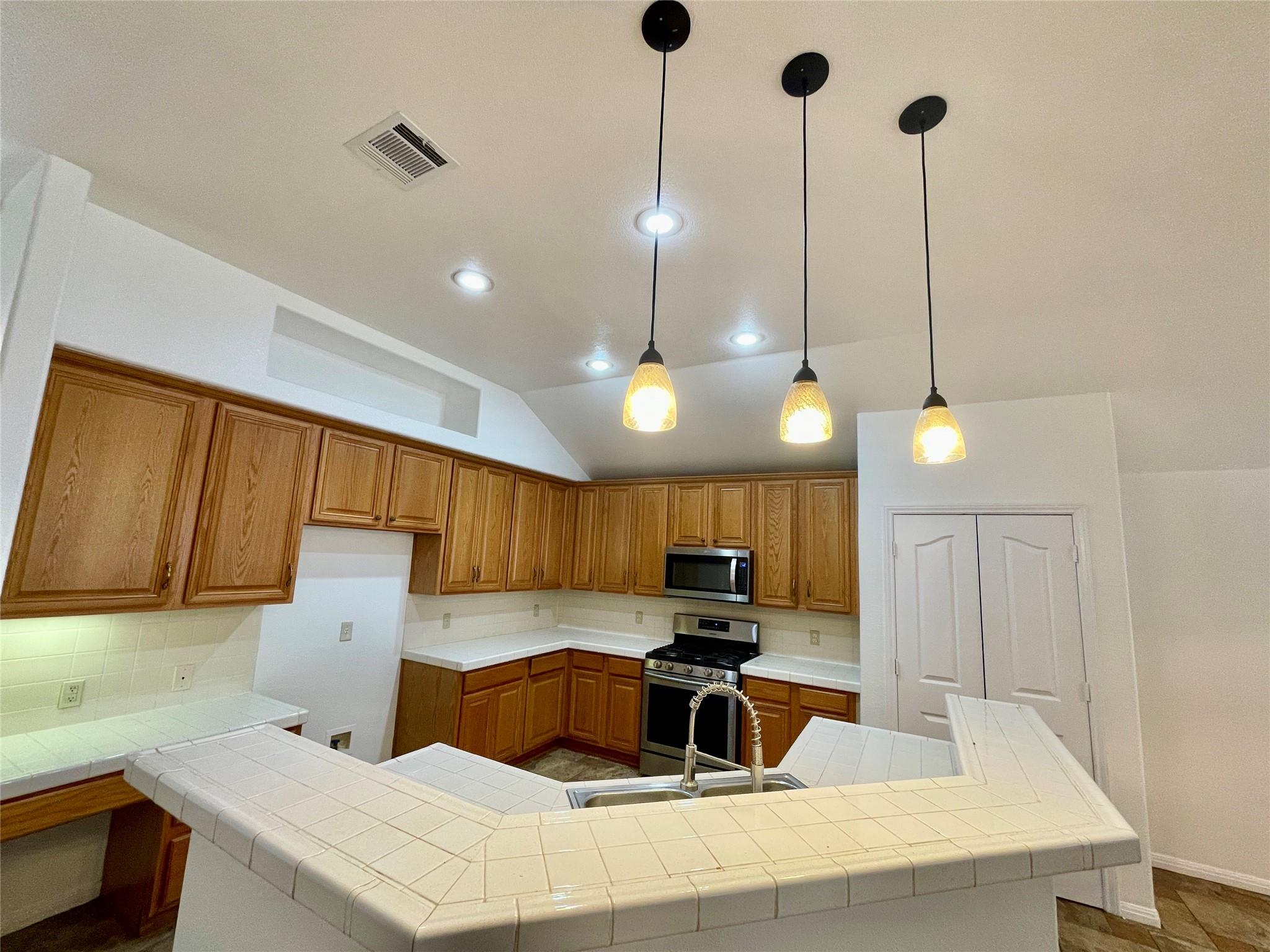 2204 Zoa Dr, Cedar Park, TX 78613