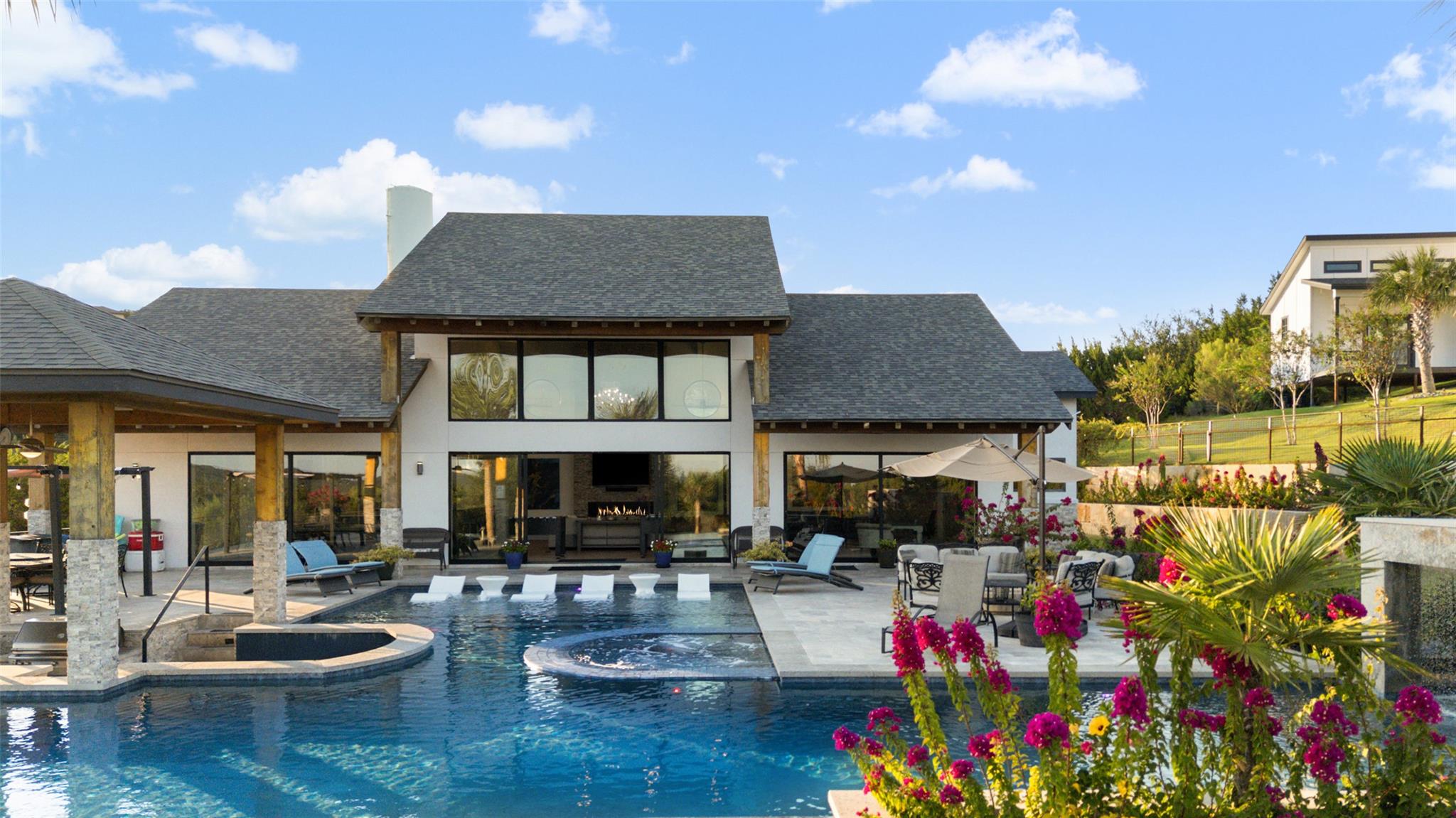 1300 Sparrow Ln, Austin, TX 78734