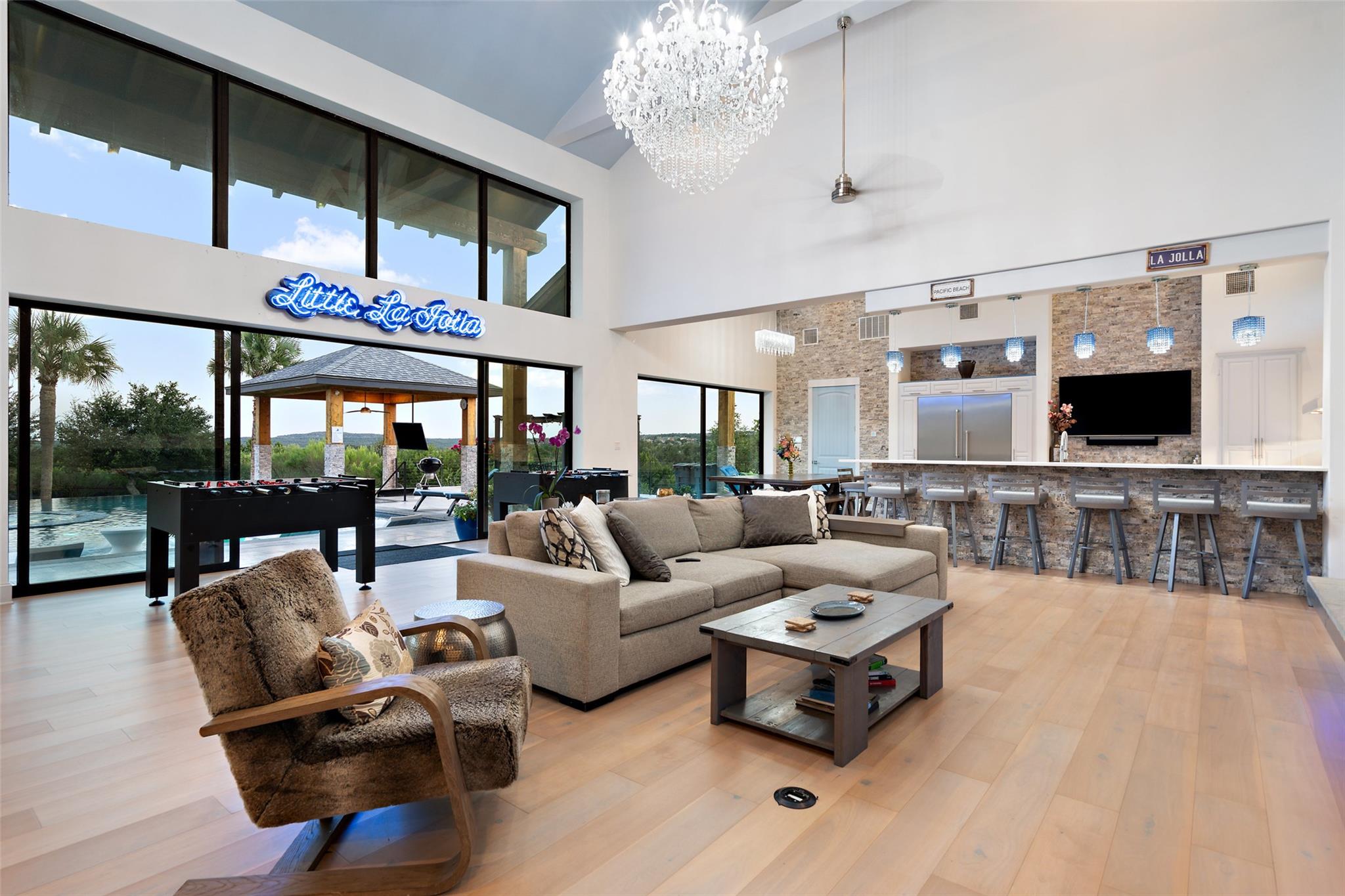 1300 Sparrow Ln, Austin, TX 78734