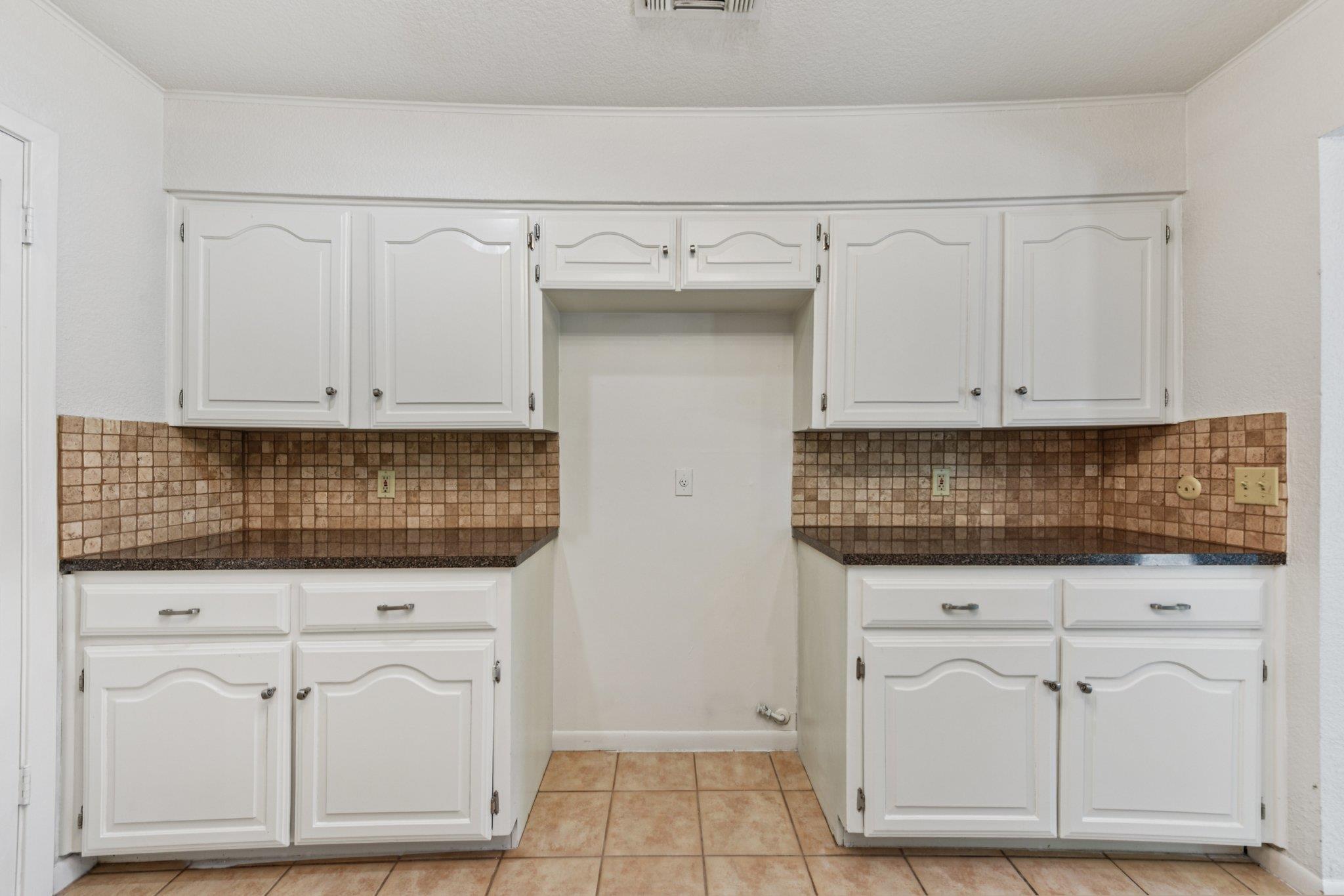 503 Hackberry St, Lockhart, TX 78644