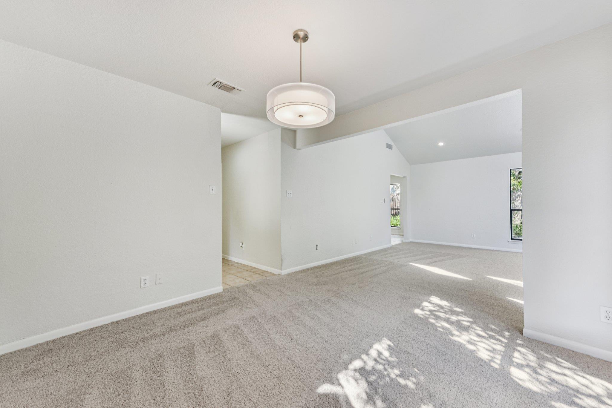 503 Hackberry St, Lockhart, TX 78644