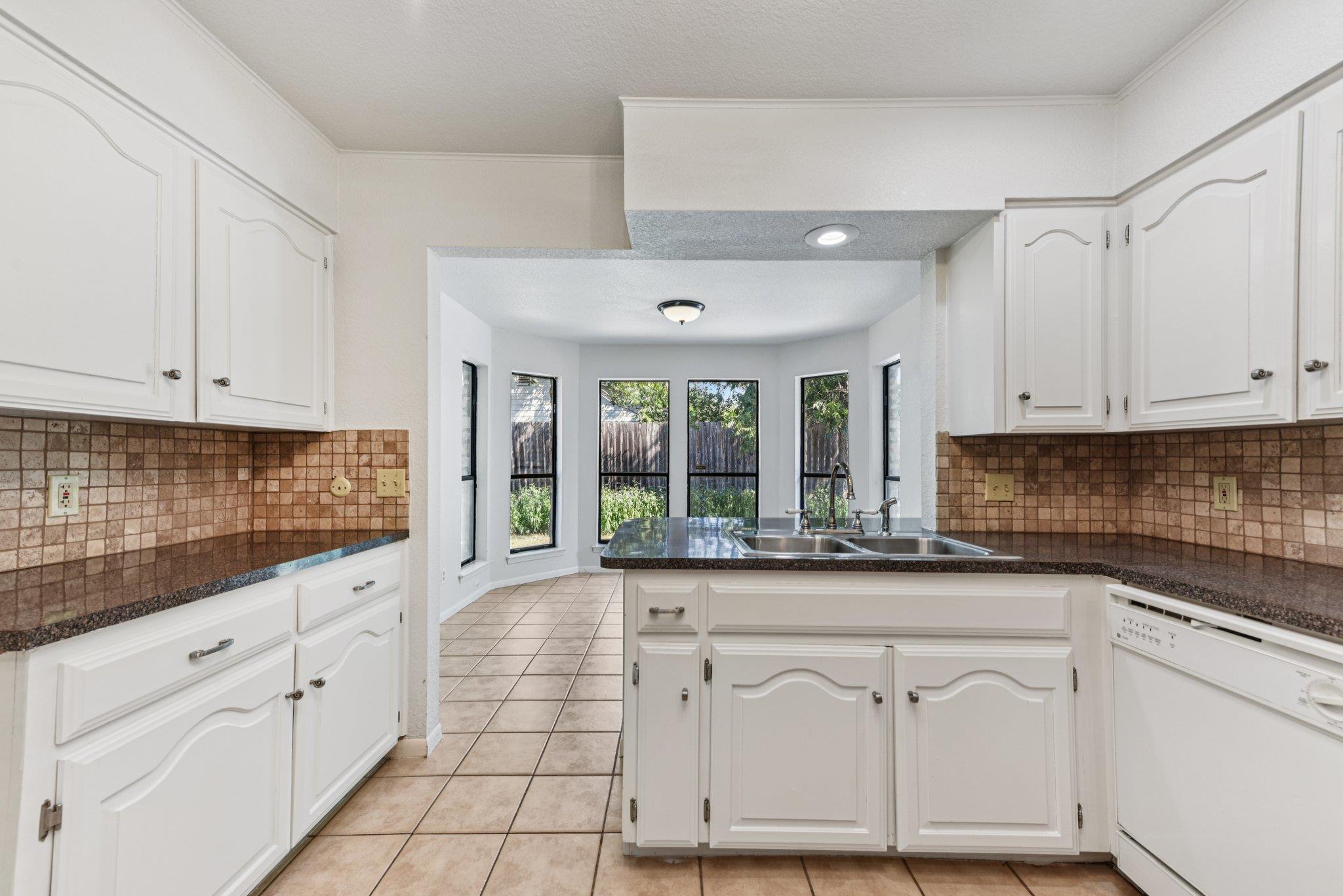 503 Hackberry St, Lockhart, TX 78644