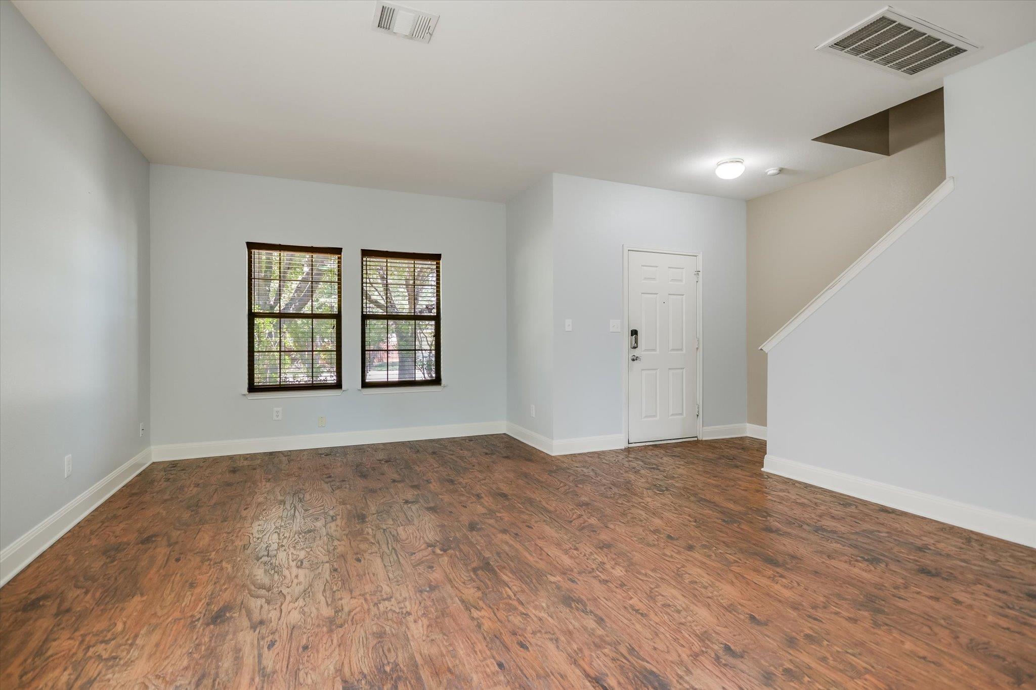 219 WOODLAKE Dr, Georgetown, TX 78633