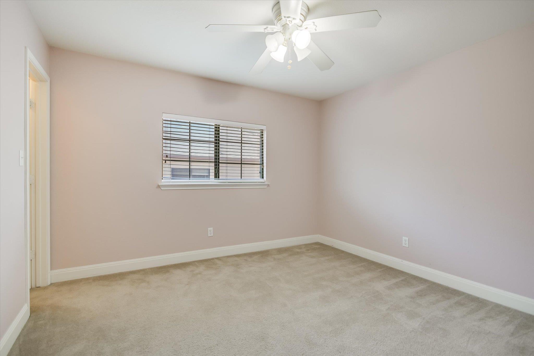 219 WOODLAKE Dr, Georgetown, TX 78633