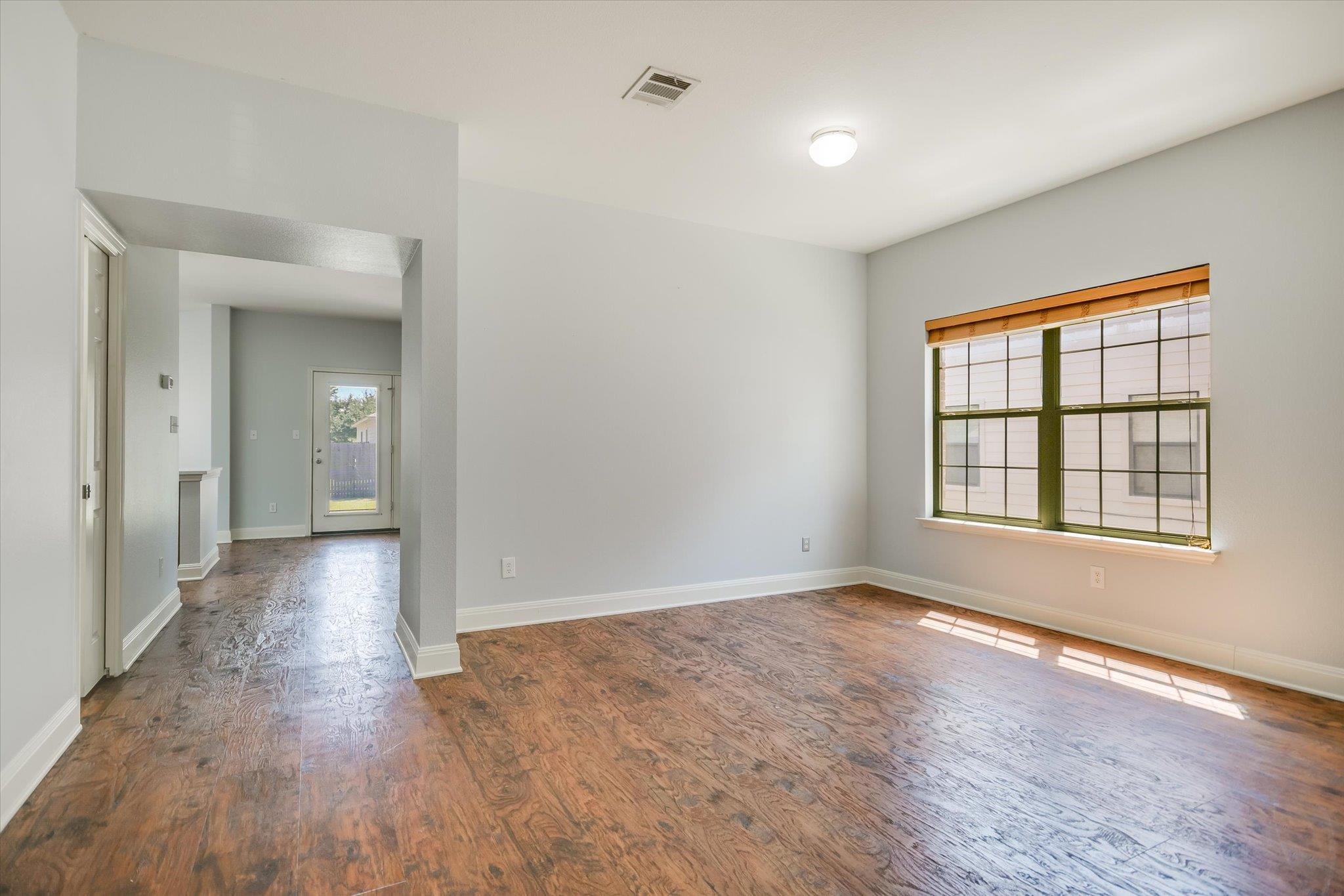 219 WOODLAKE Dr, Georgetown, TX 78633