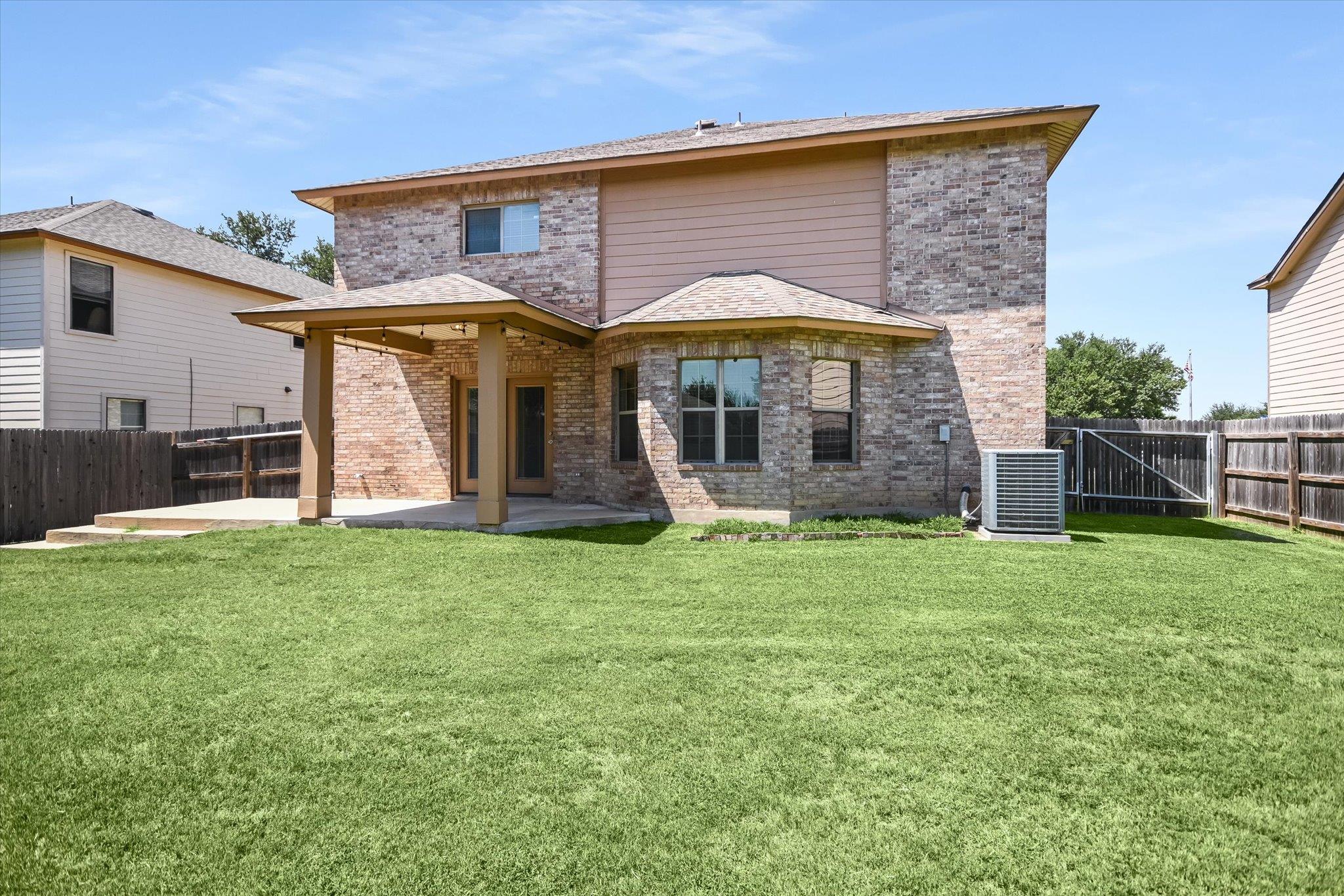 219 WOODLAKE Dr, Georgetown, TX 78633