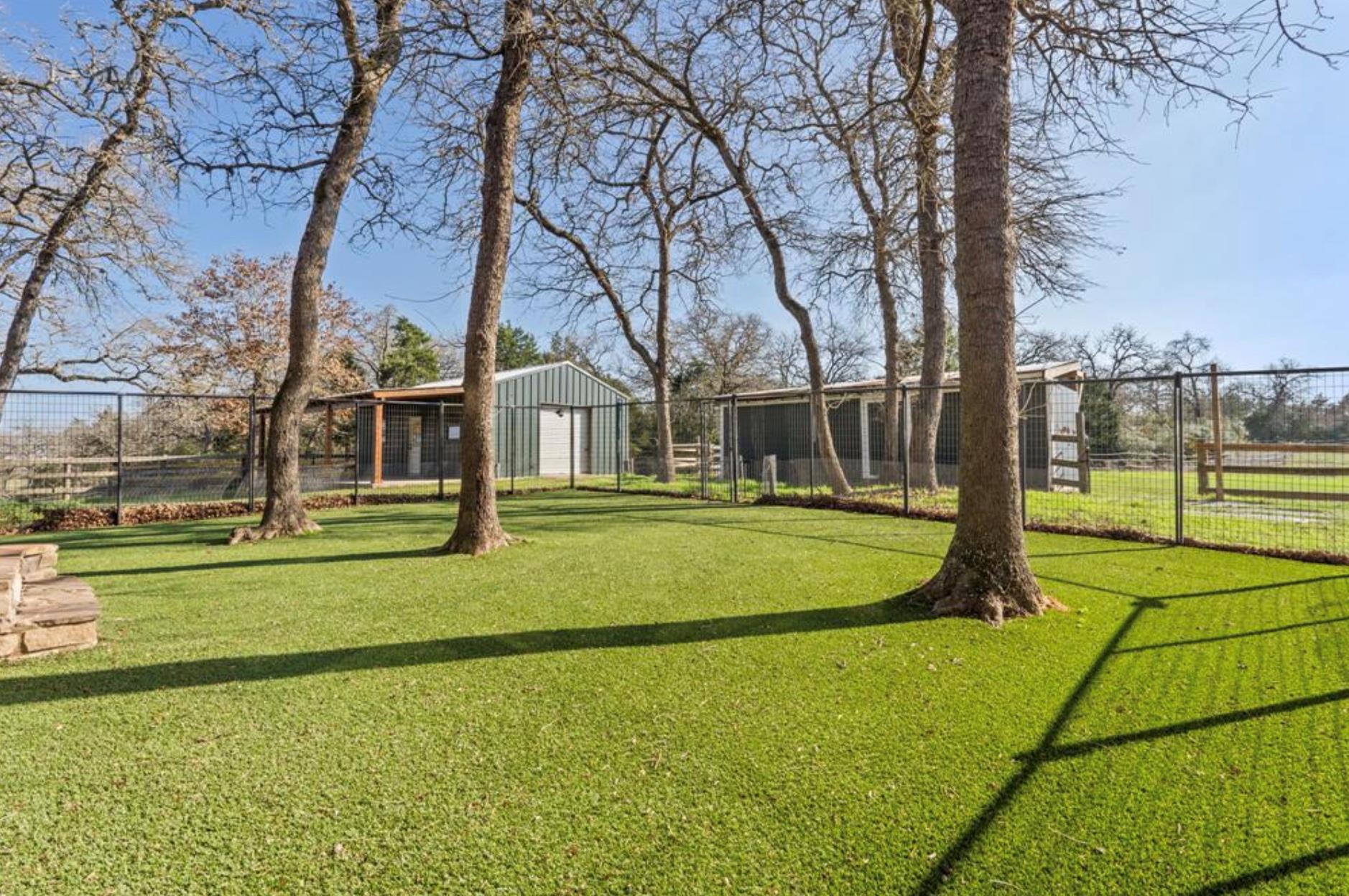 180 Bradley Ln, Rosanky, TX 78953