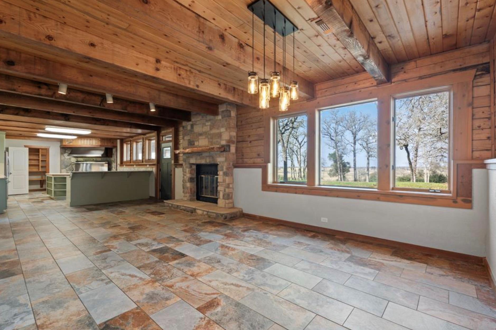 180 Bradley Ln, Rosanky, TX 78953