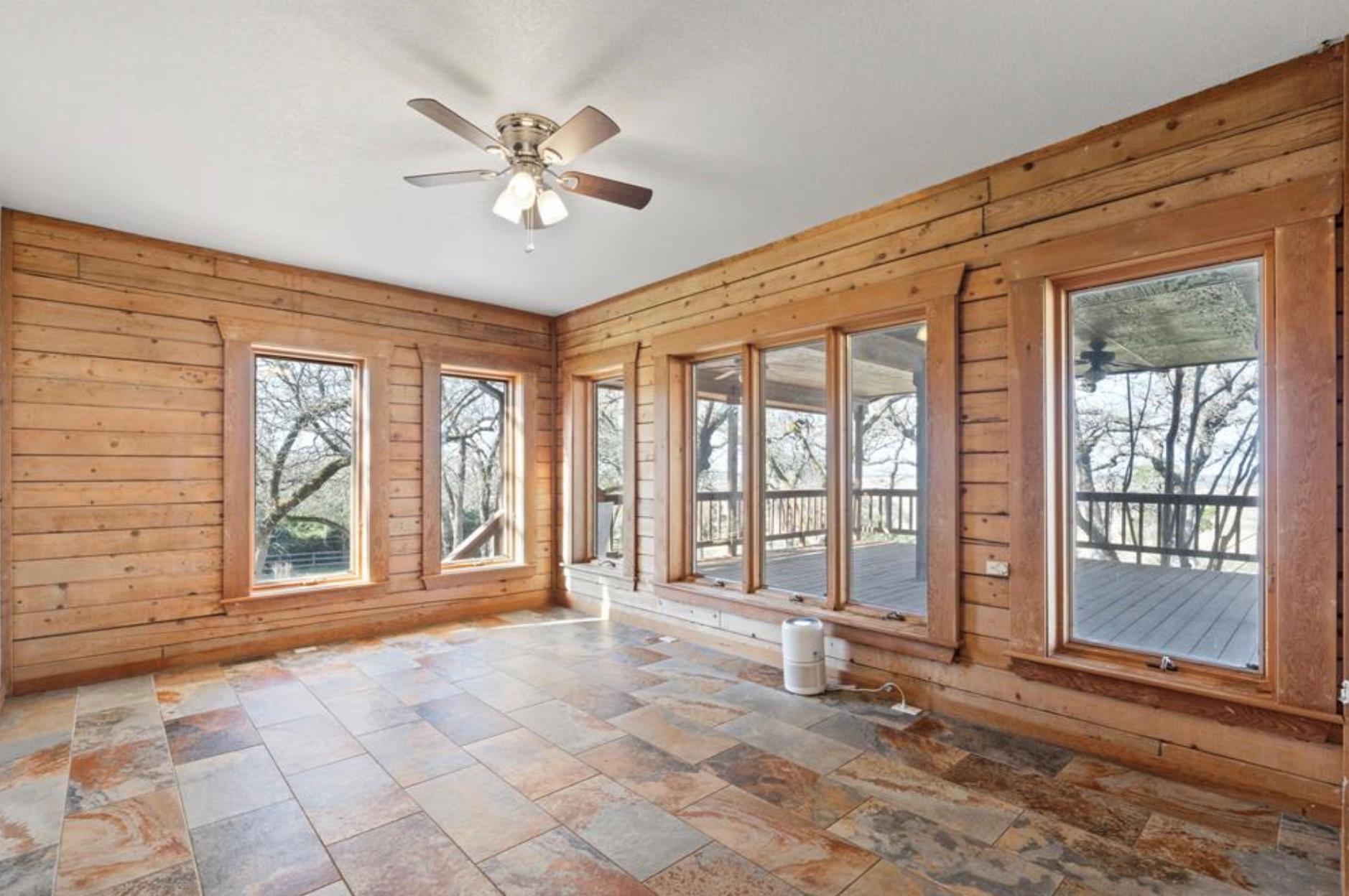 180 Bradley Ln, Rosanky, TX 78953