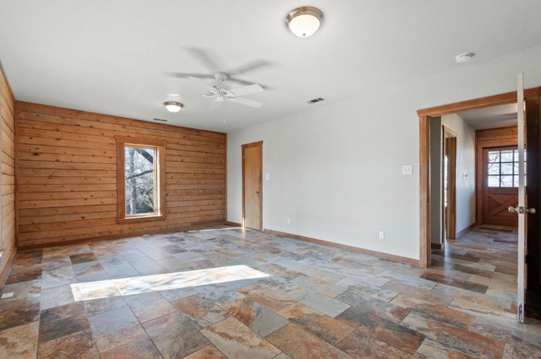 180 Bradley Ln, Rosanky, TX 78953