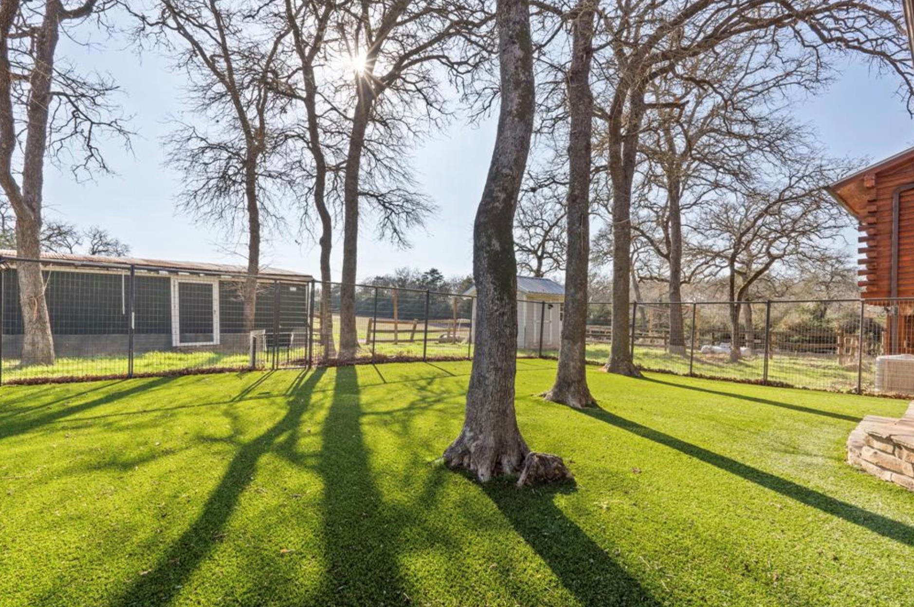 180 Bradley Ln, Rosanky, TX 78953