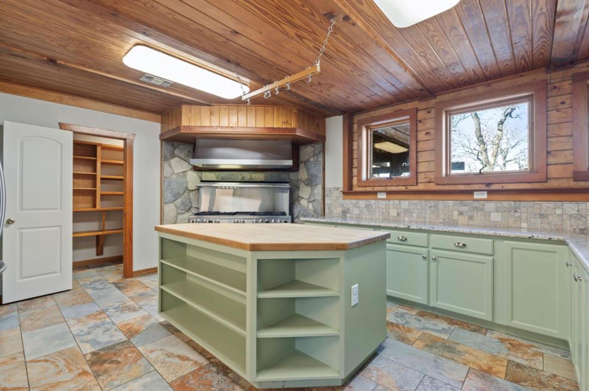 180 Bradley Ln, Rosanky, TX 78953