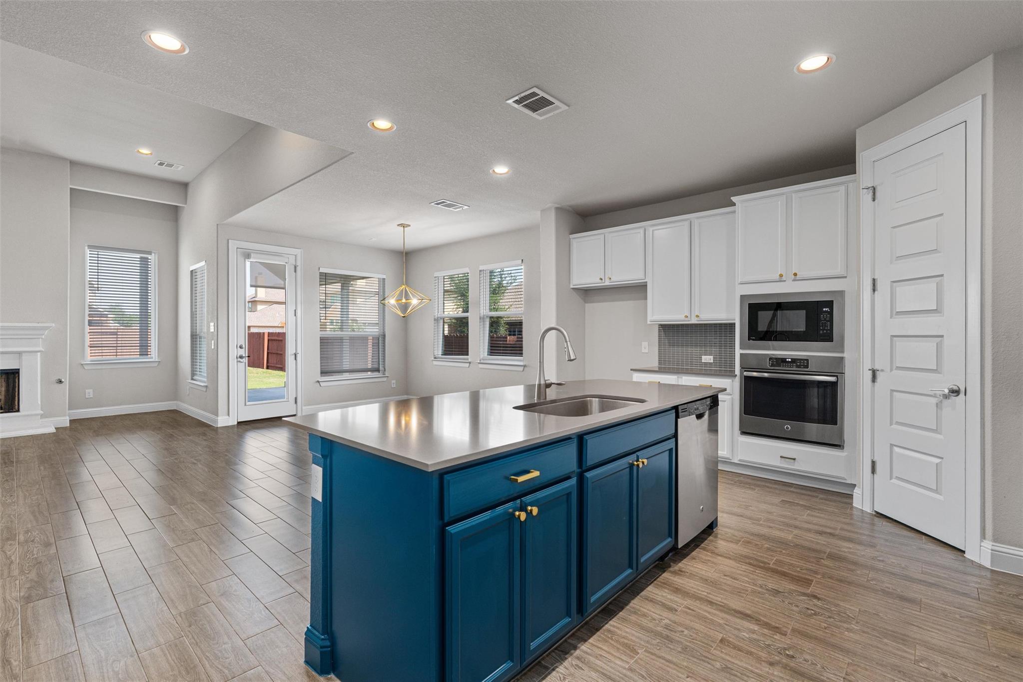 3309 Prentiss Ln, Leander, TX 78641