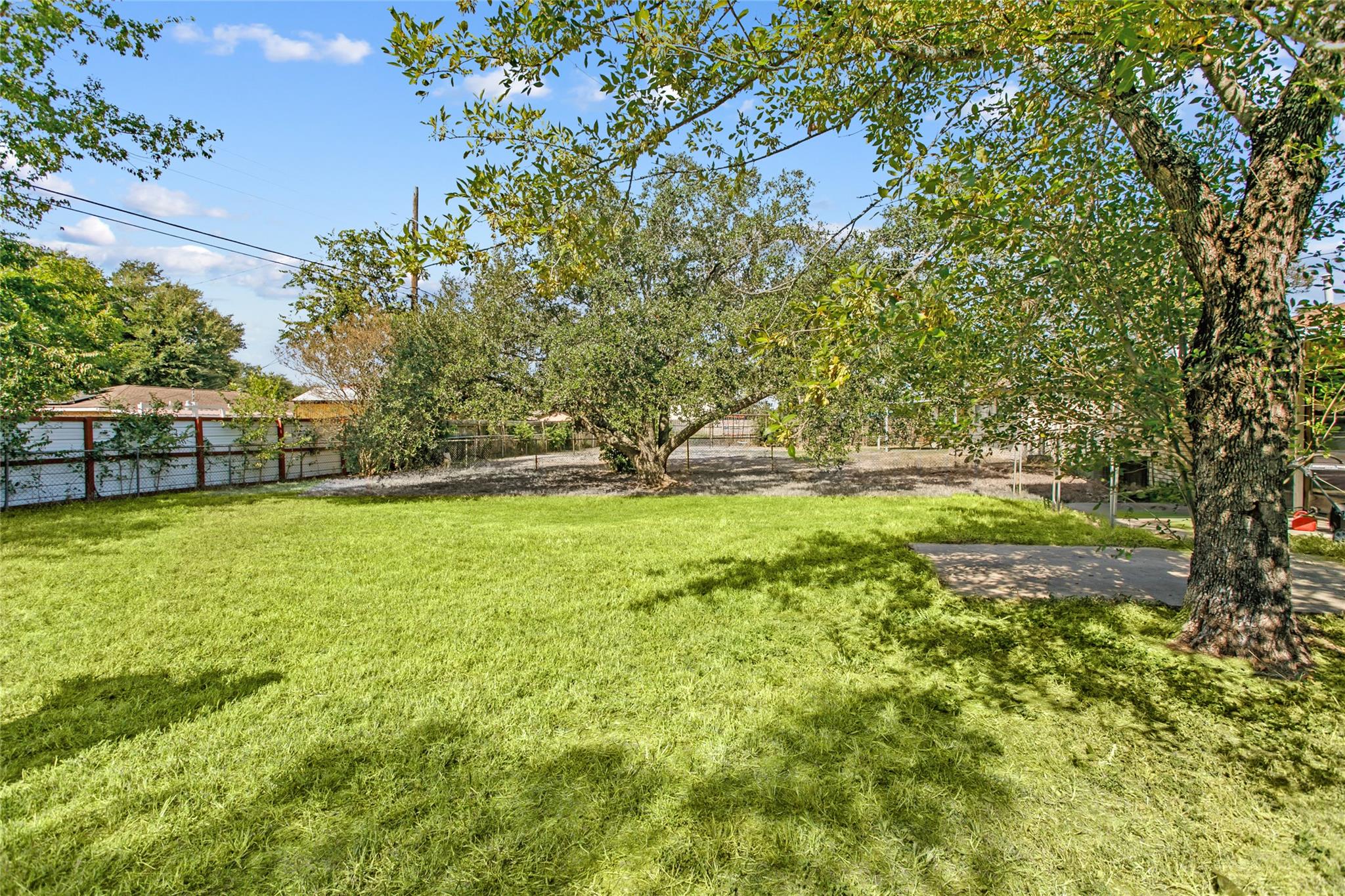 160 Gaeke St, Giddings, TX 78942