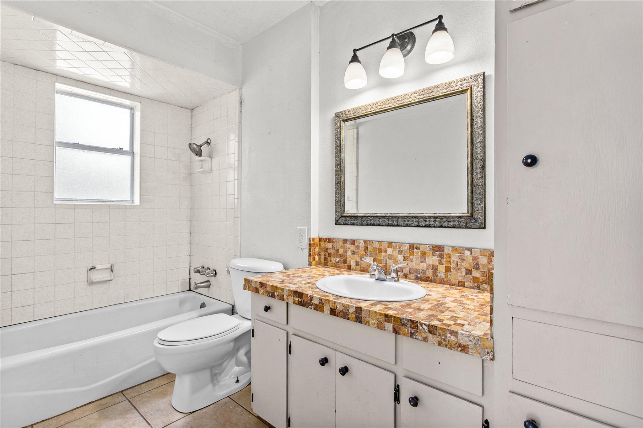 160 Gaeke St, Giddings, TX 78942