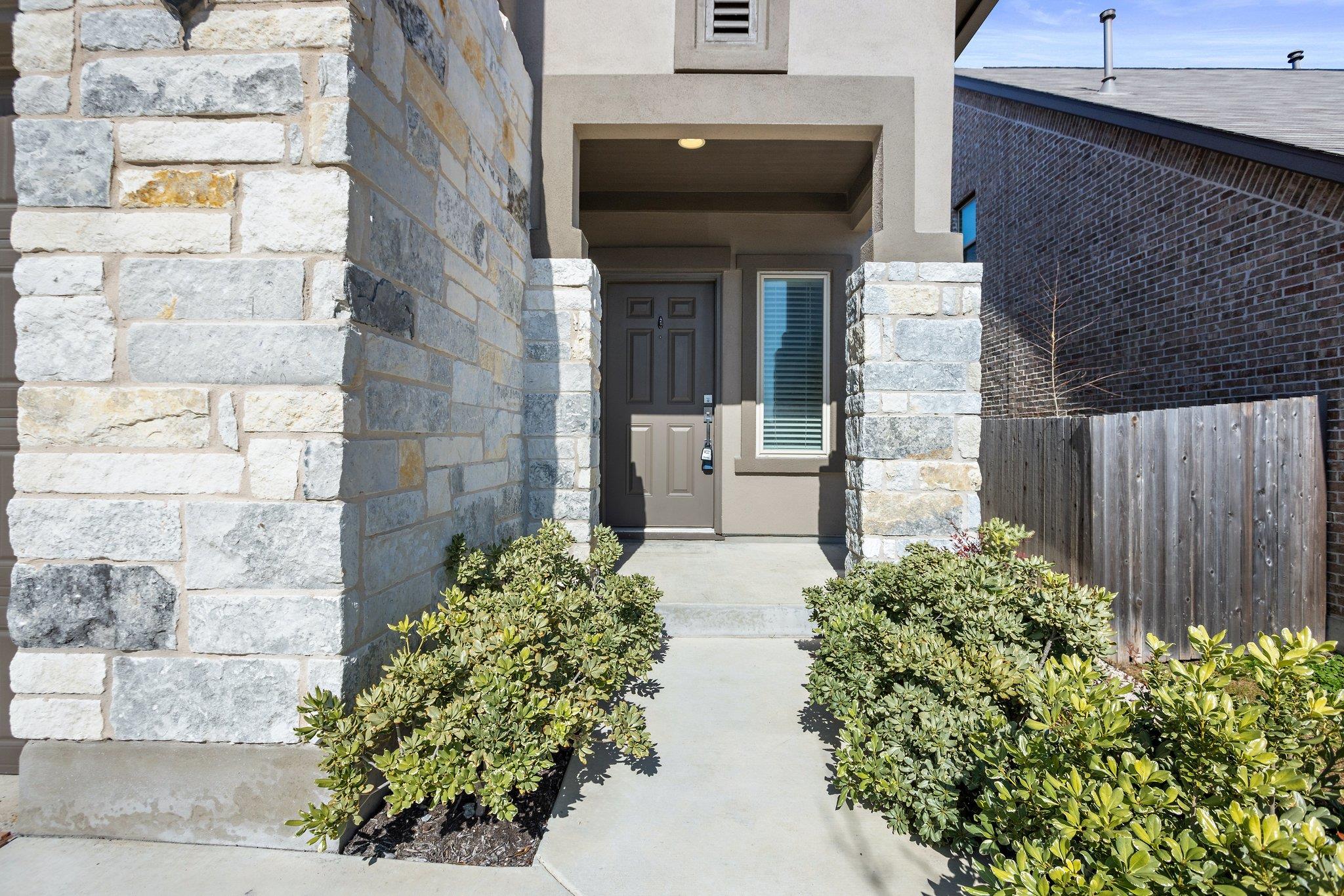 798 Eves Necklace Dr, Buda, TX 78610