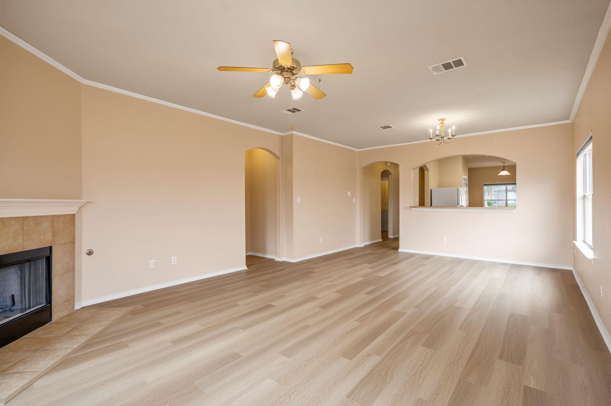 248 Amber Oak Dr, Kyle, TX 78640