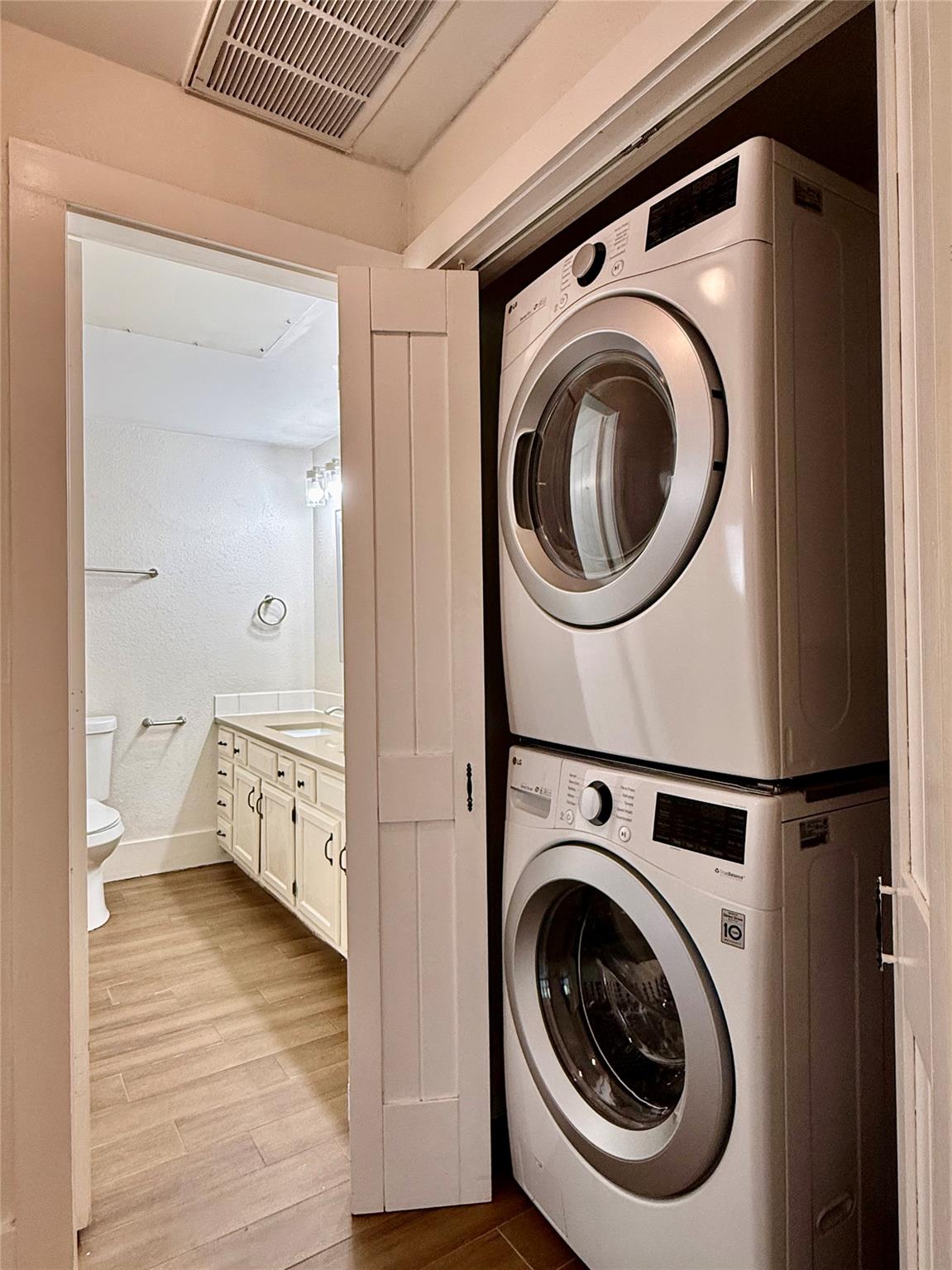 2605 Enfield Rd # 103, Austin, TX 78703