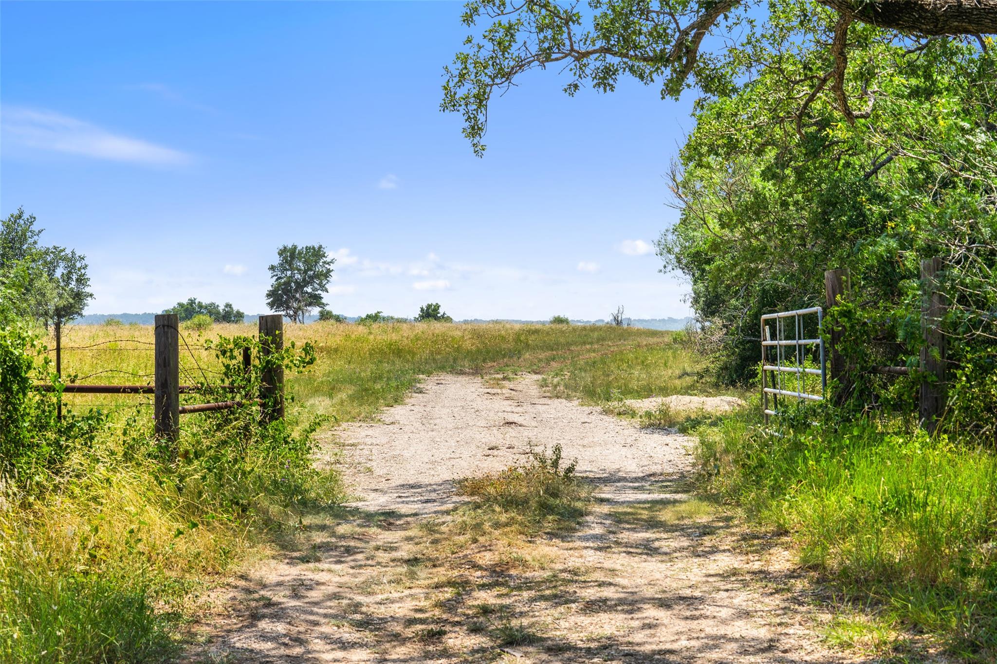 3575 Westwood Rd, Lockhart, TX 78644