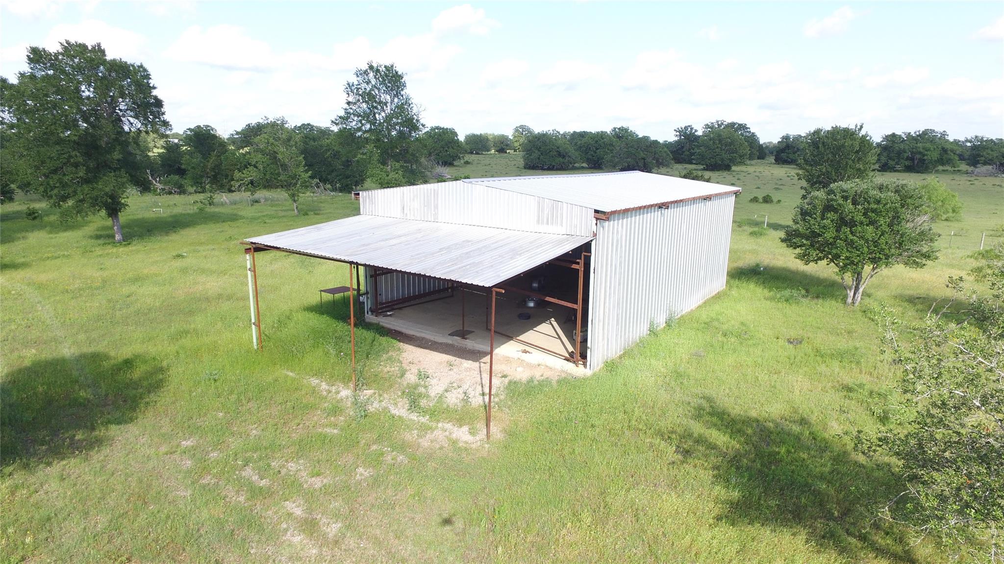 8616 N Us Hwy 77 Highway, La Grange, TX 78945