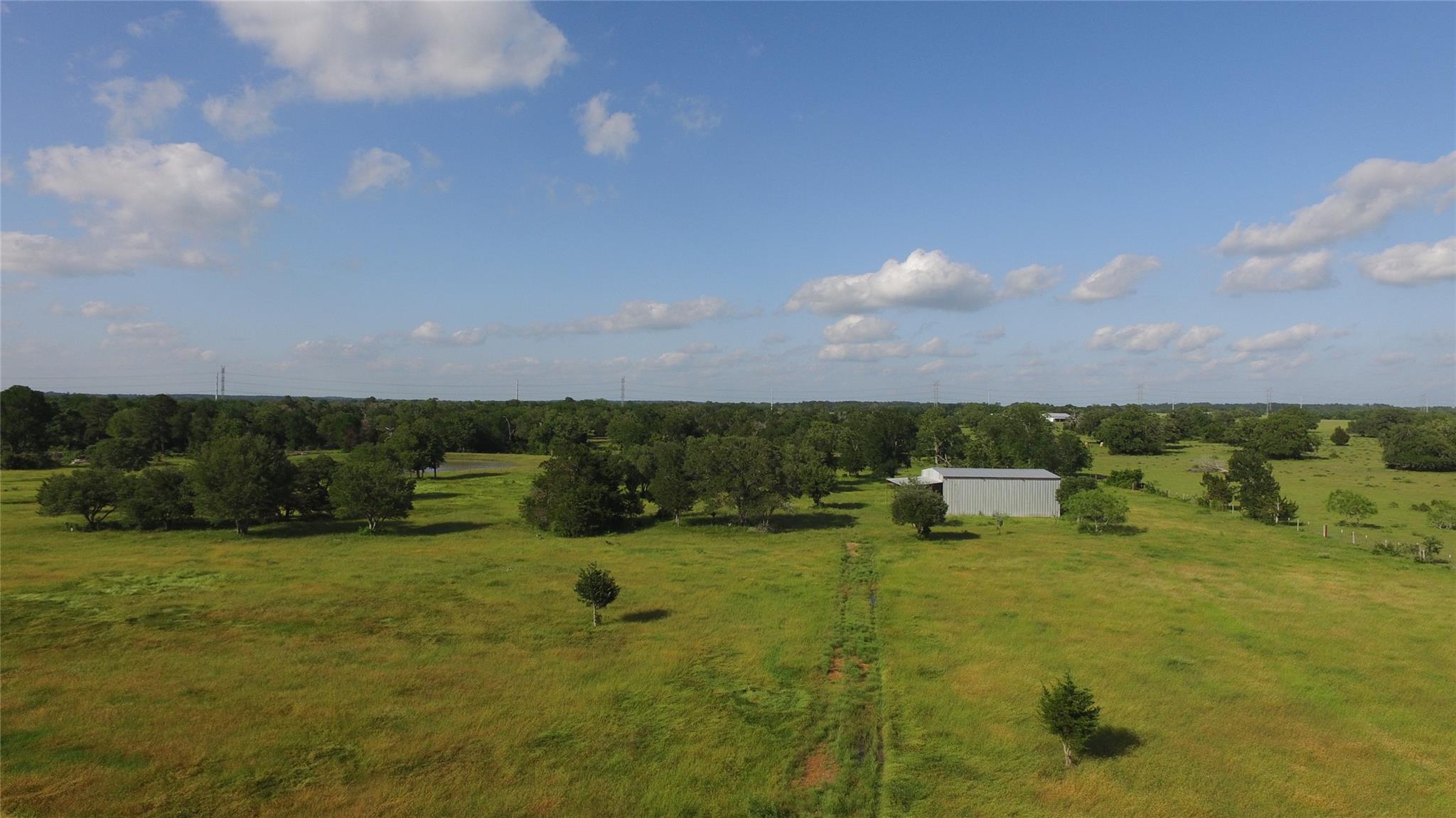 8616 N Us Hwy 77 Highway, La Grange, TX 78945