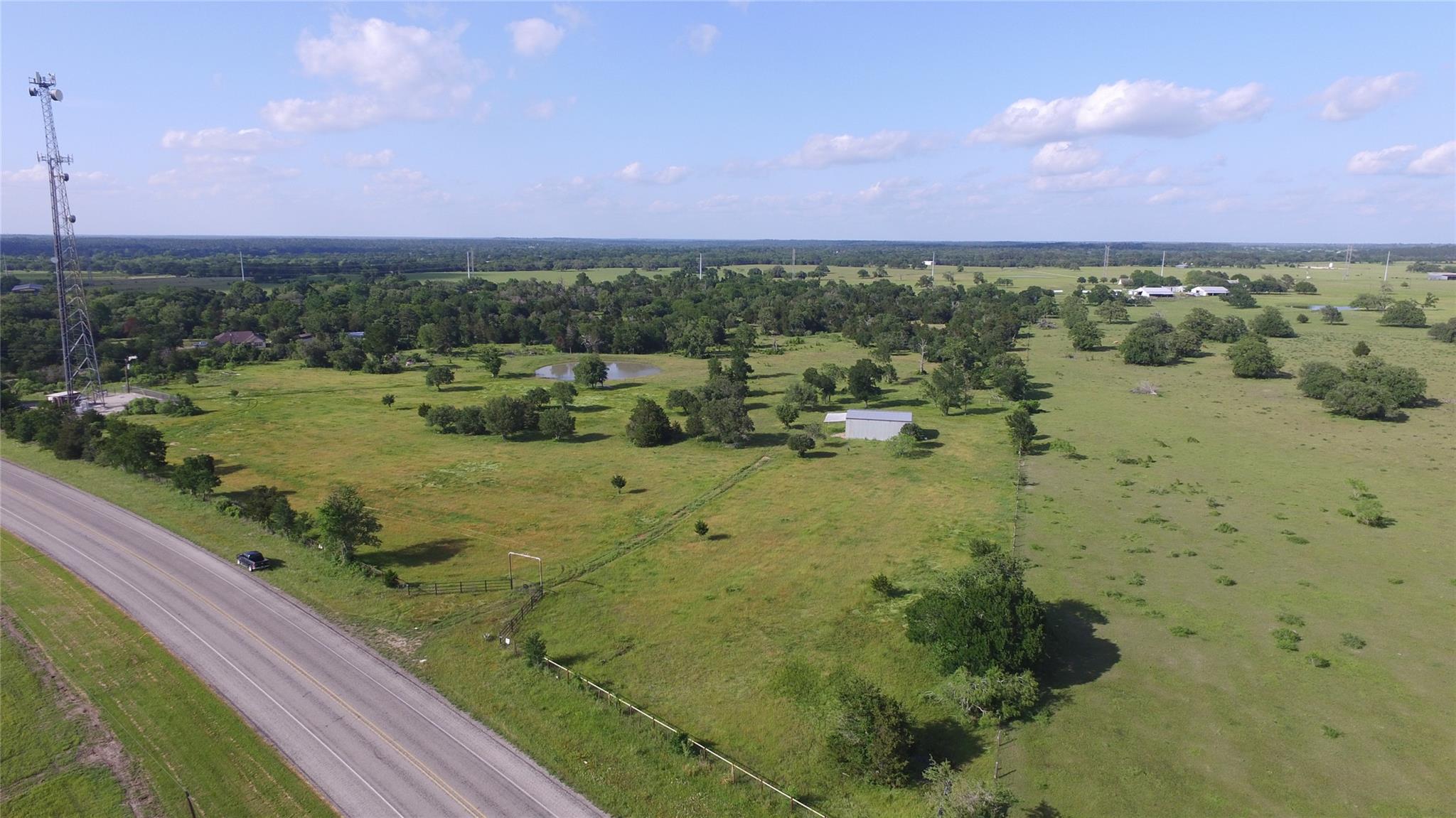 8616 N Us Hwy 77 Highway, La Grange, TX 78945