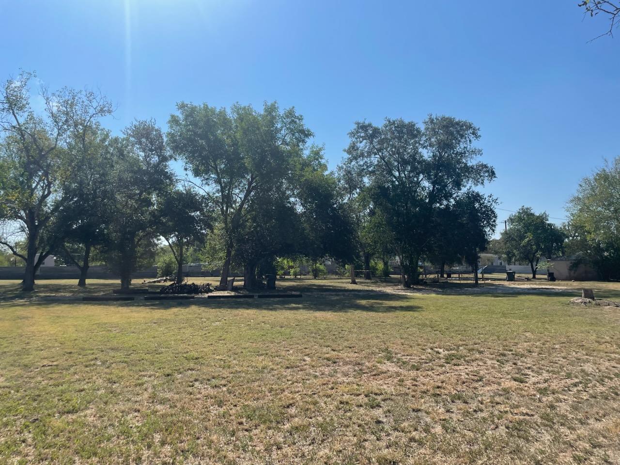 1125 San Marcos Highway, Luling, TX 78648