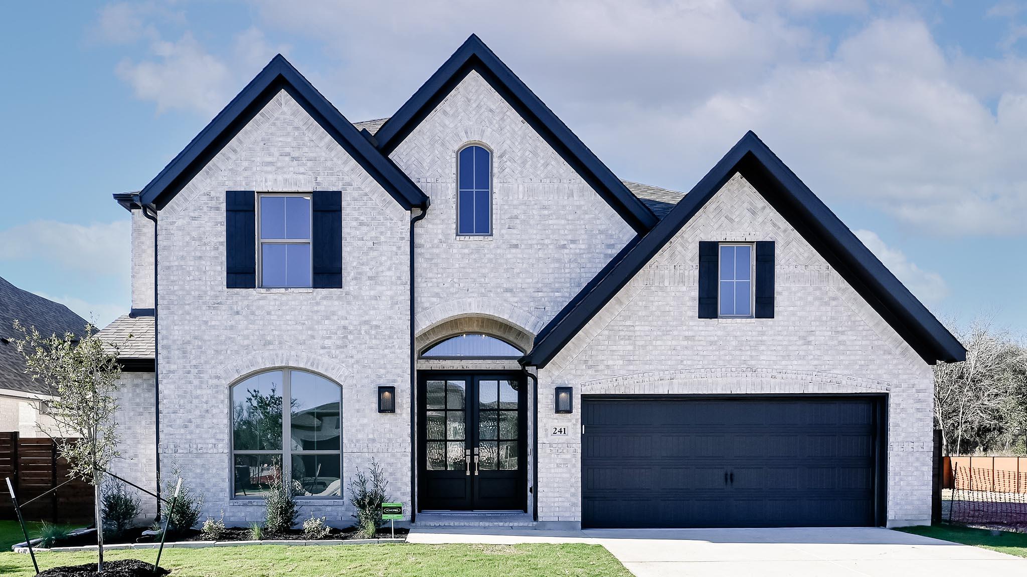 241 Melody Ln, Lockhart, TX 78644