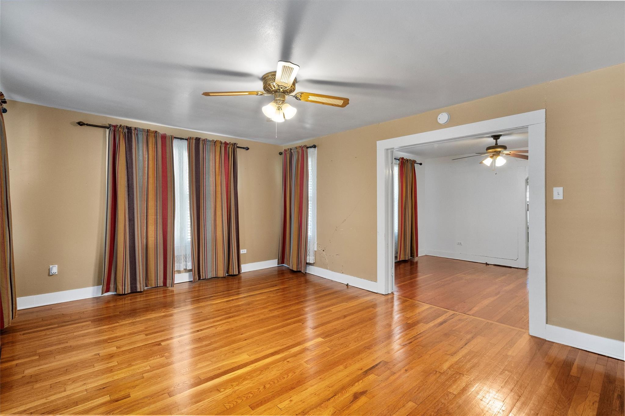 205 E Broadway St, Granger, TX 76530