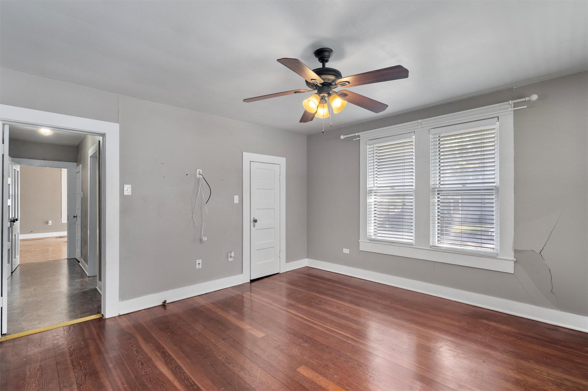 205 E Broadway St, Granger, TX 76530