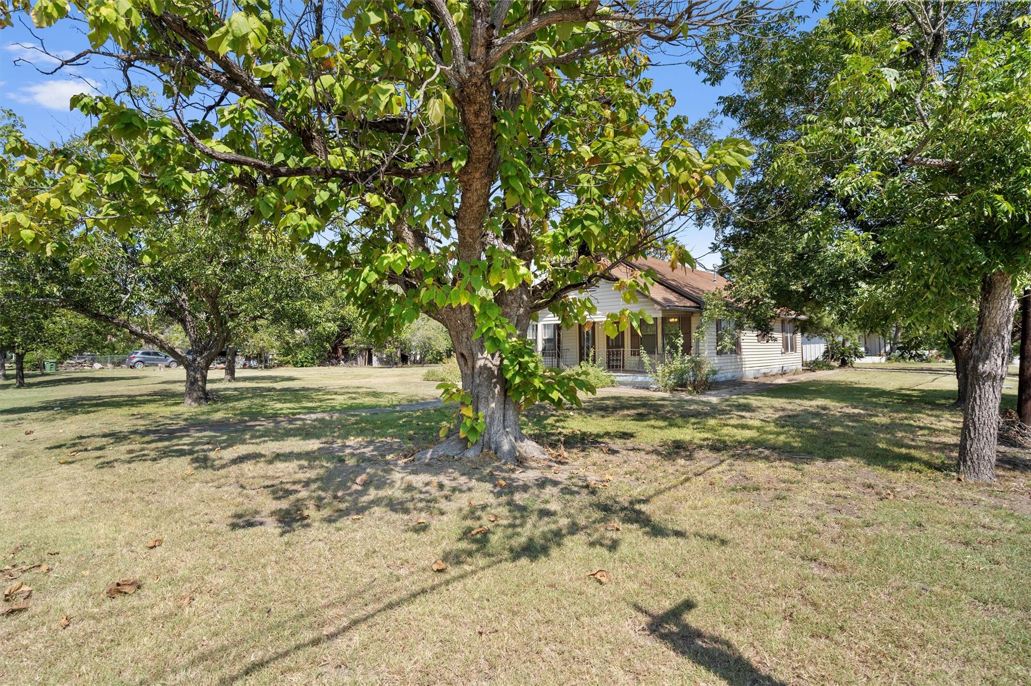 205 E Broadway St, Granger, TX 76530