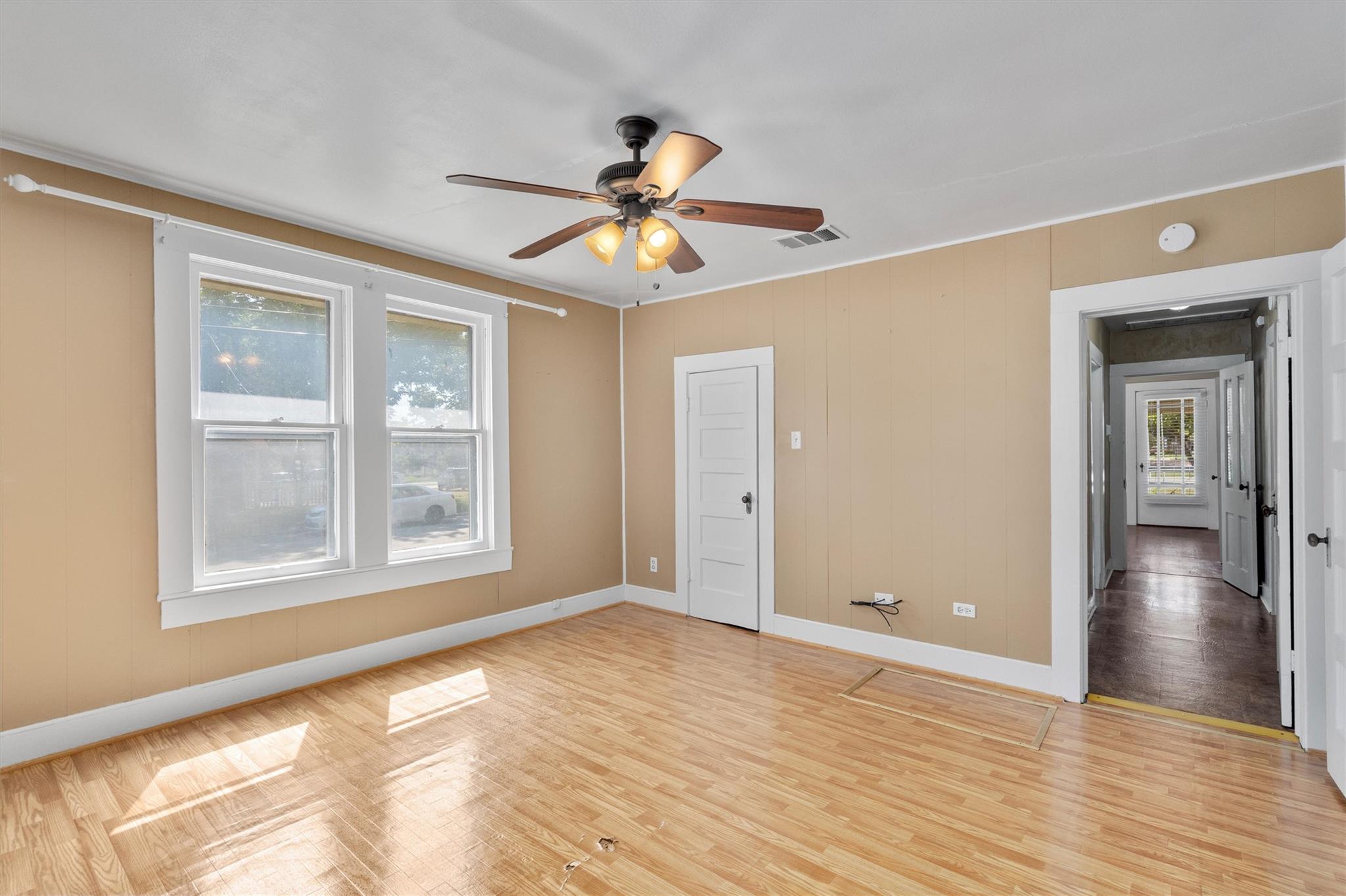 205 E Broadway St, Granger, TX 76530