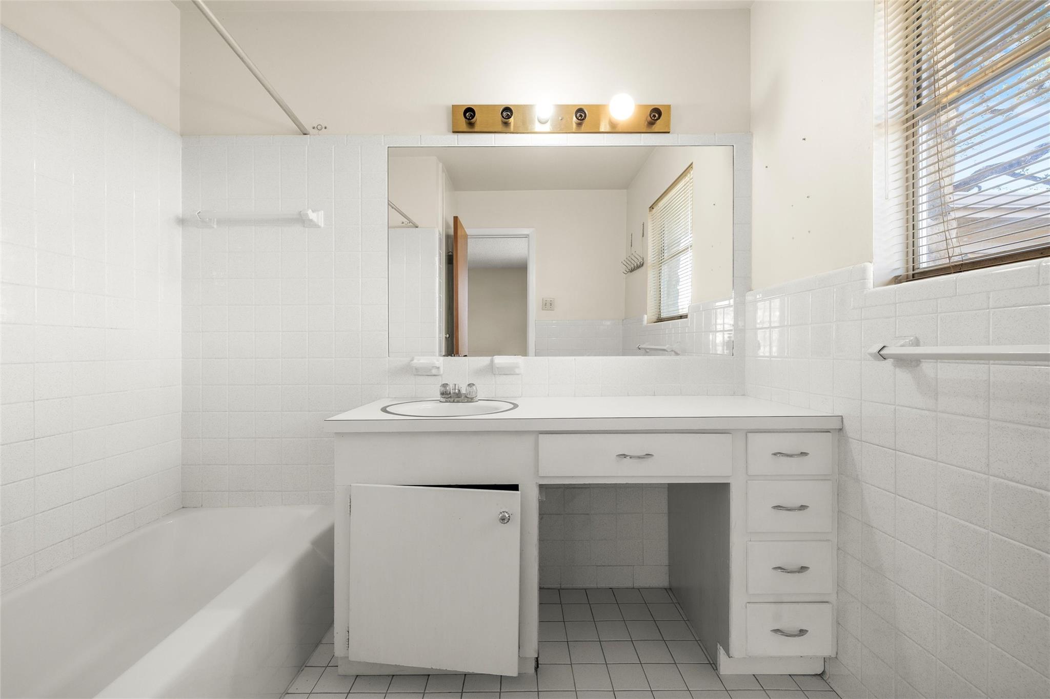 24503 Ranch Road 12 # D, Dripping Springs, TX 78620