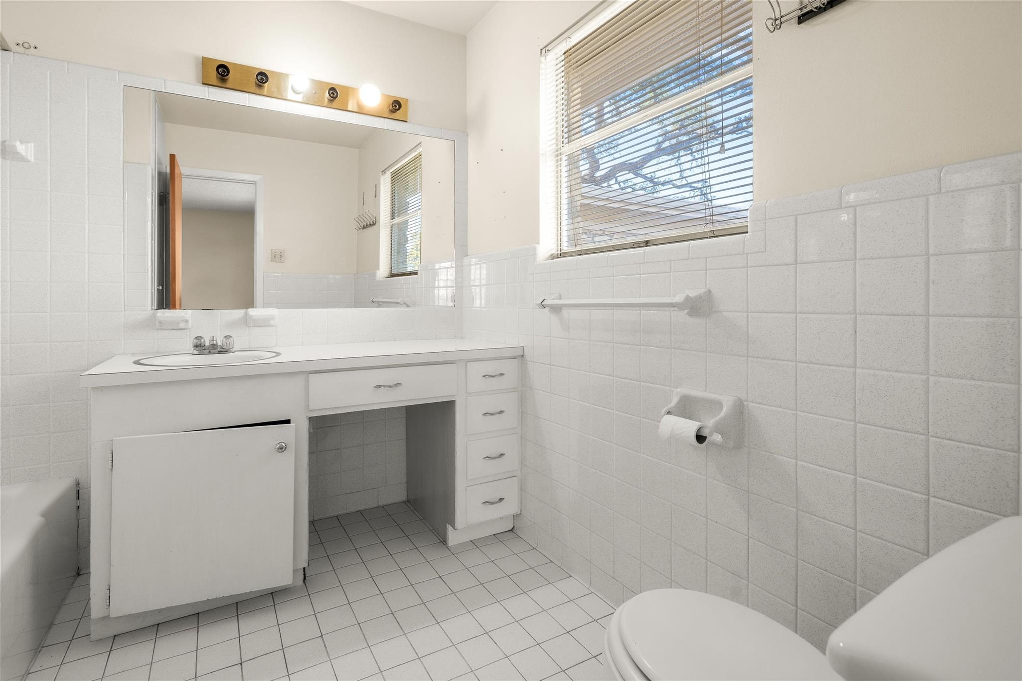 24503 Ranch Road 12 # D, Dripping Springs, TX 78620