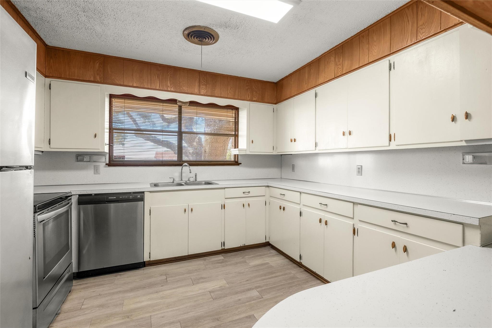 24503 Ranch Road 12 # D, Dripping Springs, TX 78620