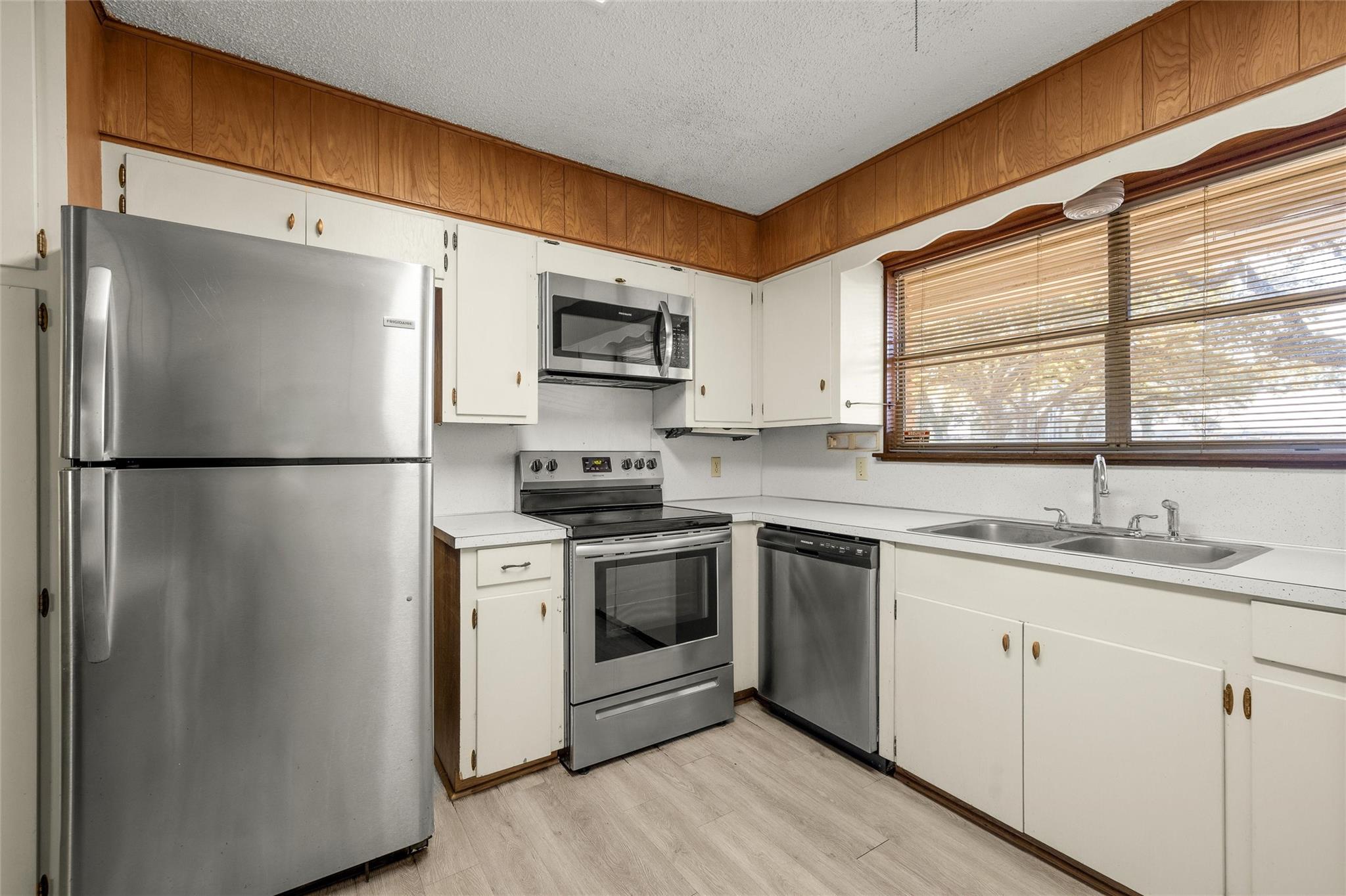 24503 Ranch Road 12 # D, Dripping Springs, TX 78620