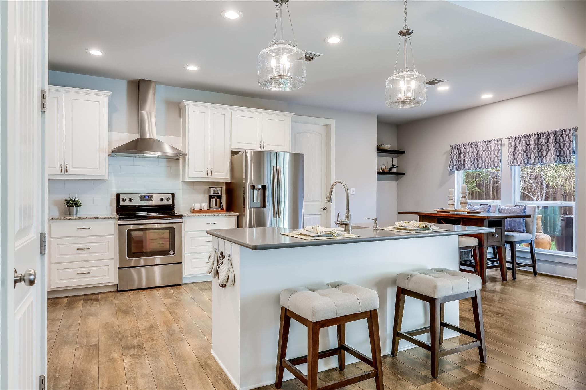 21800 Owens Cv, Lago Vista, TX 78645