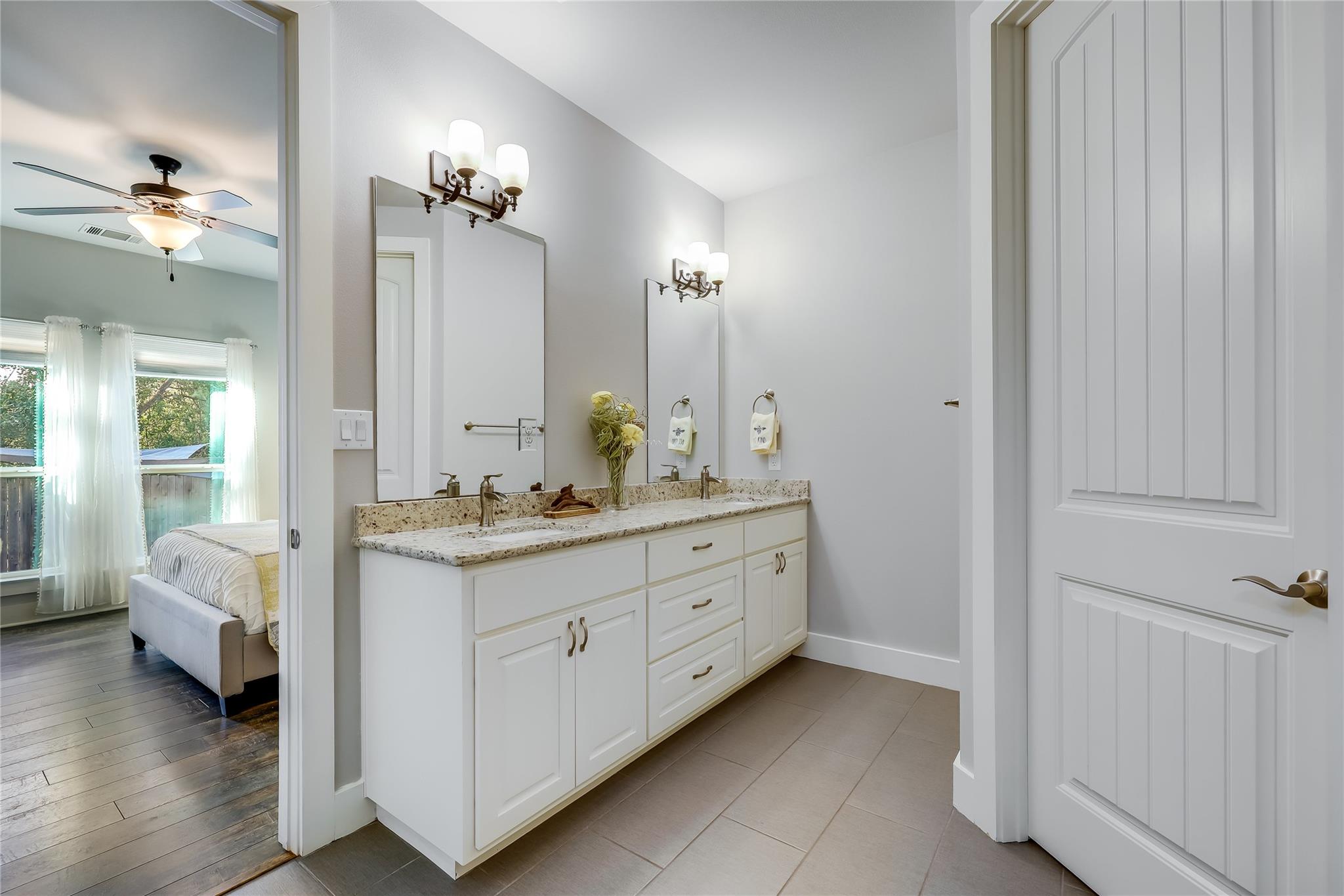 21800 Owens Cv, Lago Vista, TX 78645