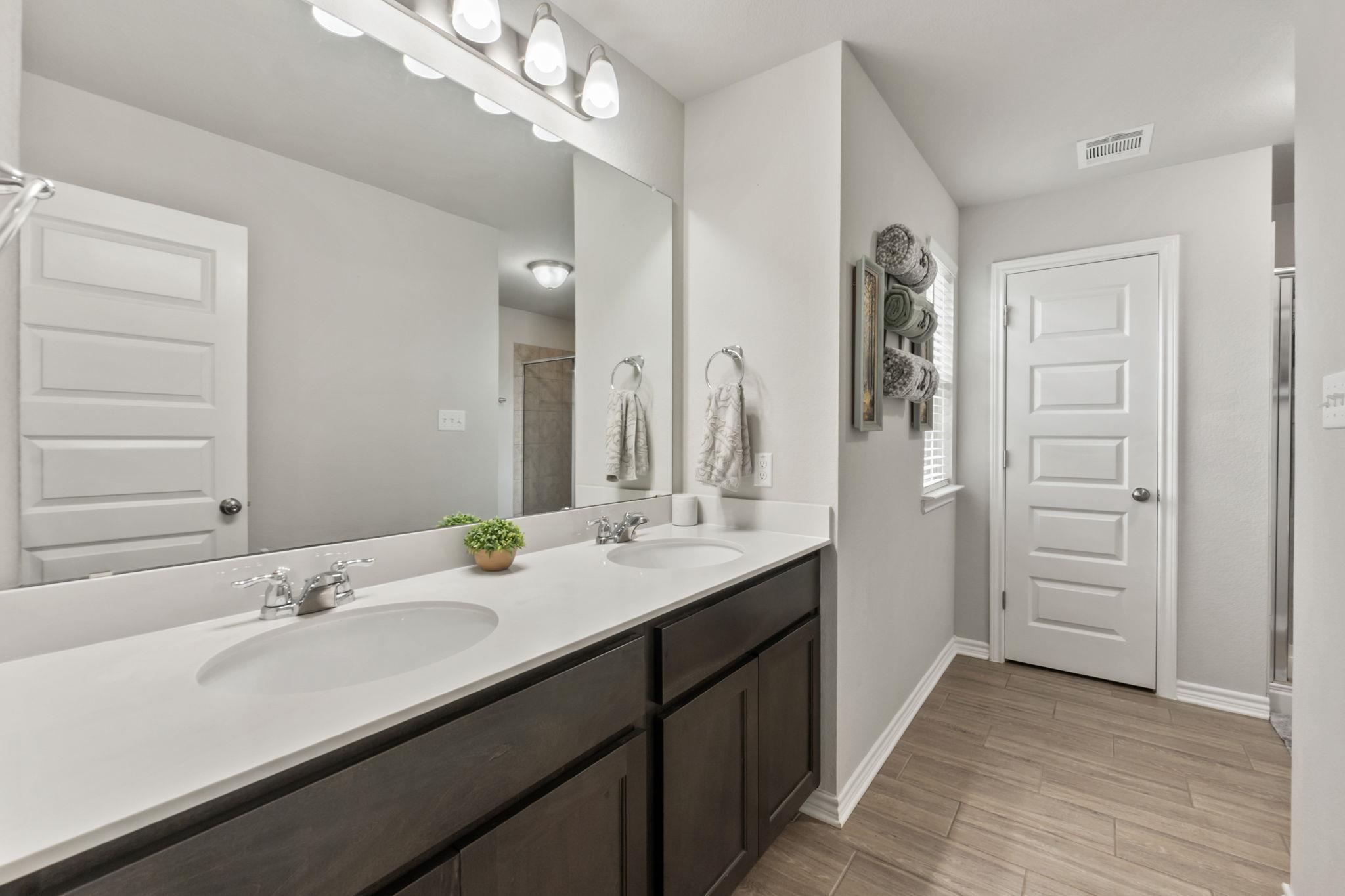 232 Syrah Ct, Leander, TX 78641