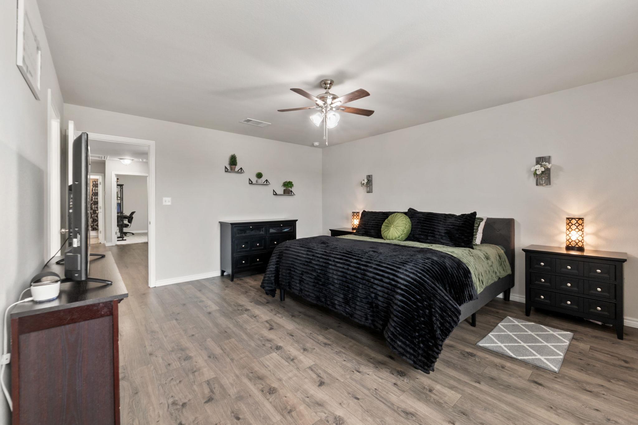 232 Syrah Ct, Leander, TX 78641