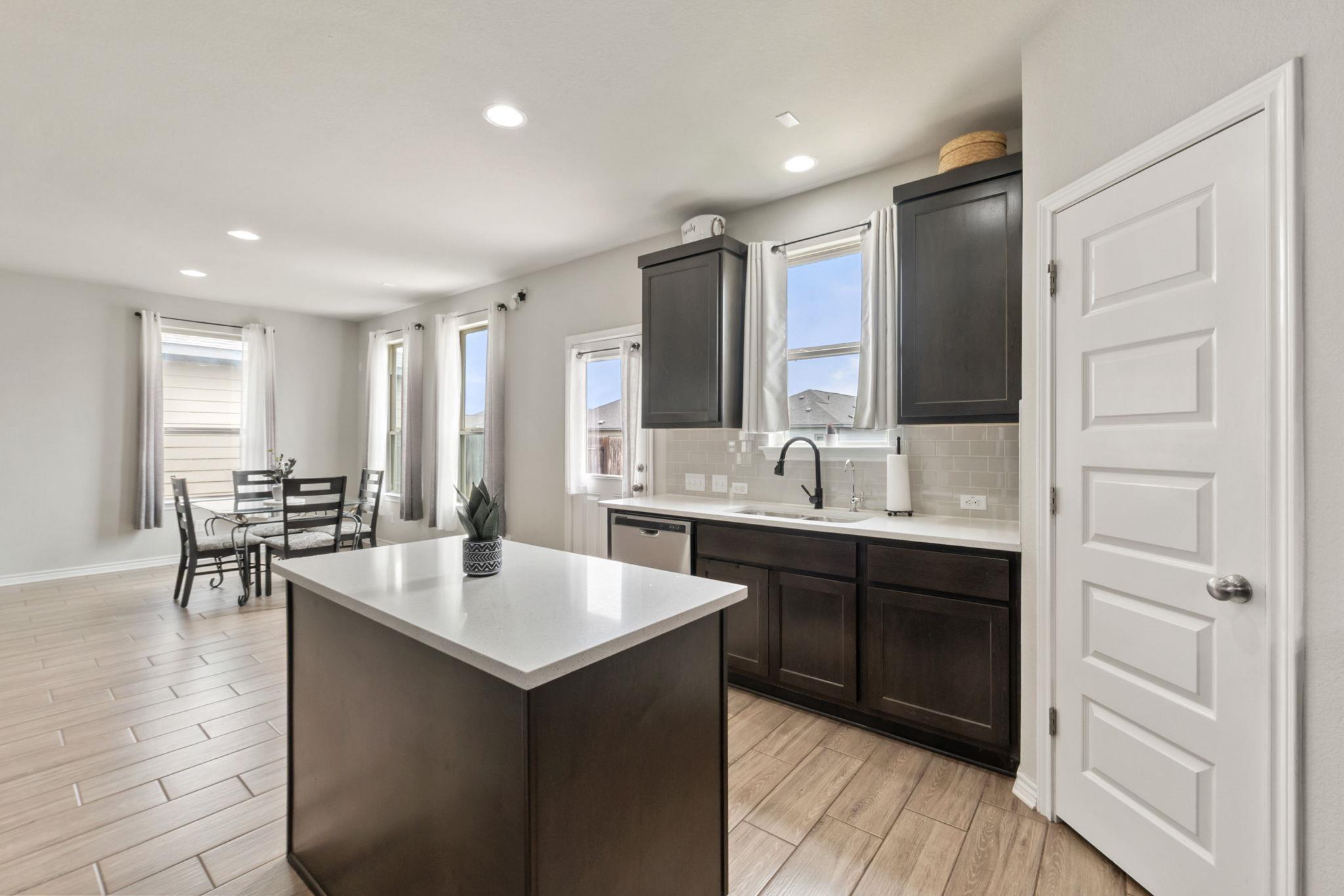 232 Syrah Ct, Leander, TX 78641