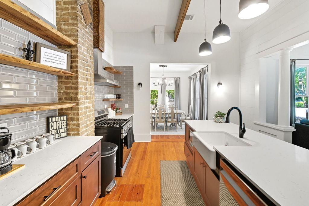 1222 W Hopkins St, San Marcos, TX 78666